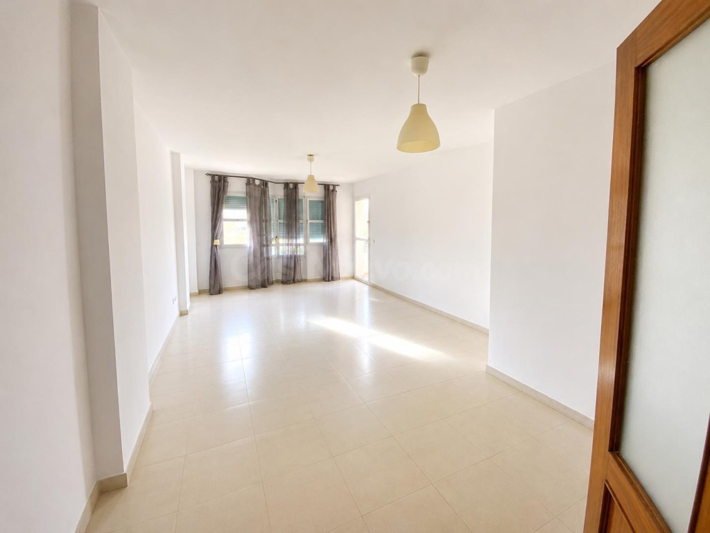 AMPLIA VIVIENDA DE 4 DORMITORIOS EN HACIENDA CAPITÁN, TEATINOS +G+PISCINA…