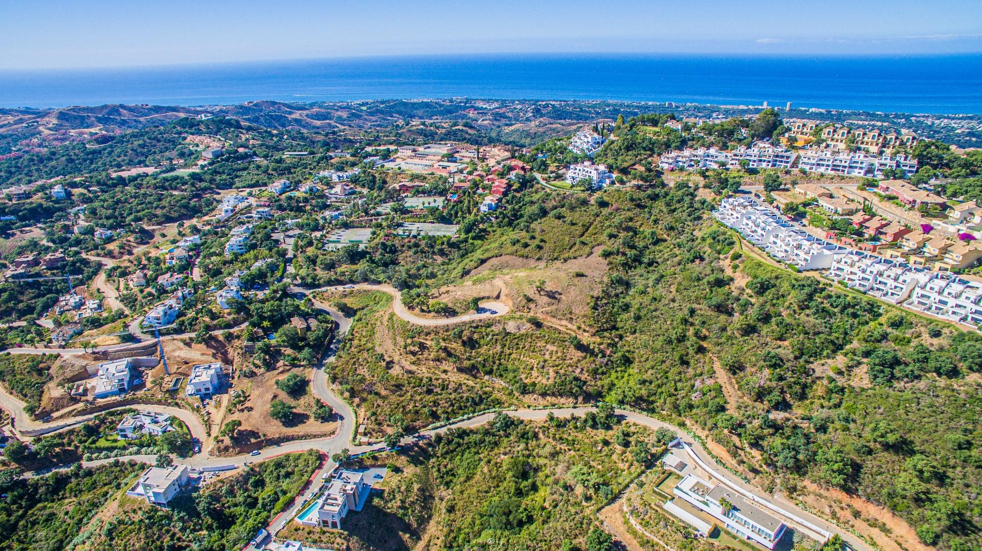 Solar para construir 7 villas de lujo de 500m2 cada una (16122m2 solar) 3547m2 edificables