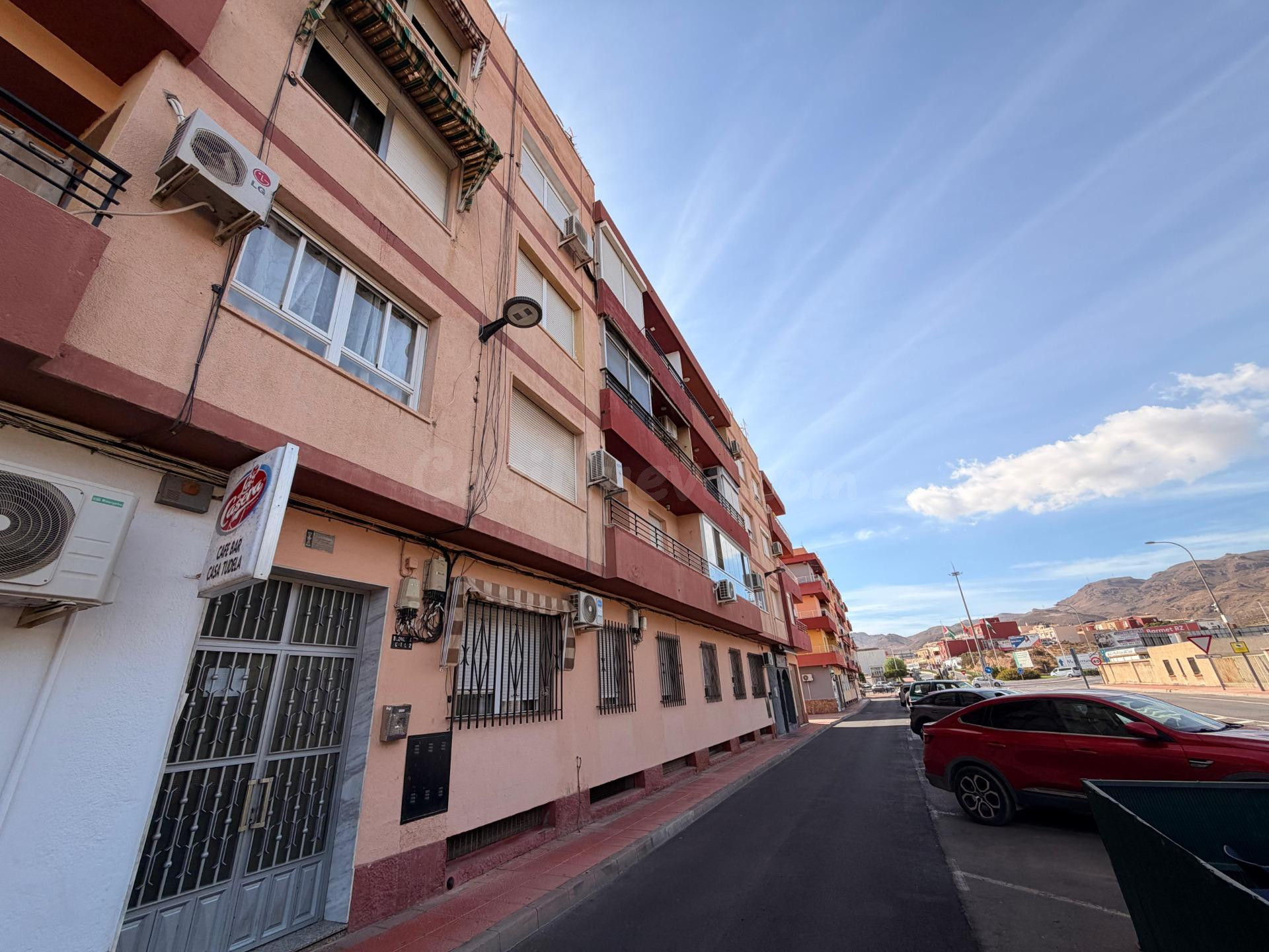 ESTUPENDO PISO EN BENAHADUX