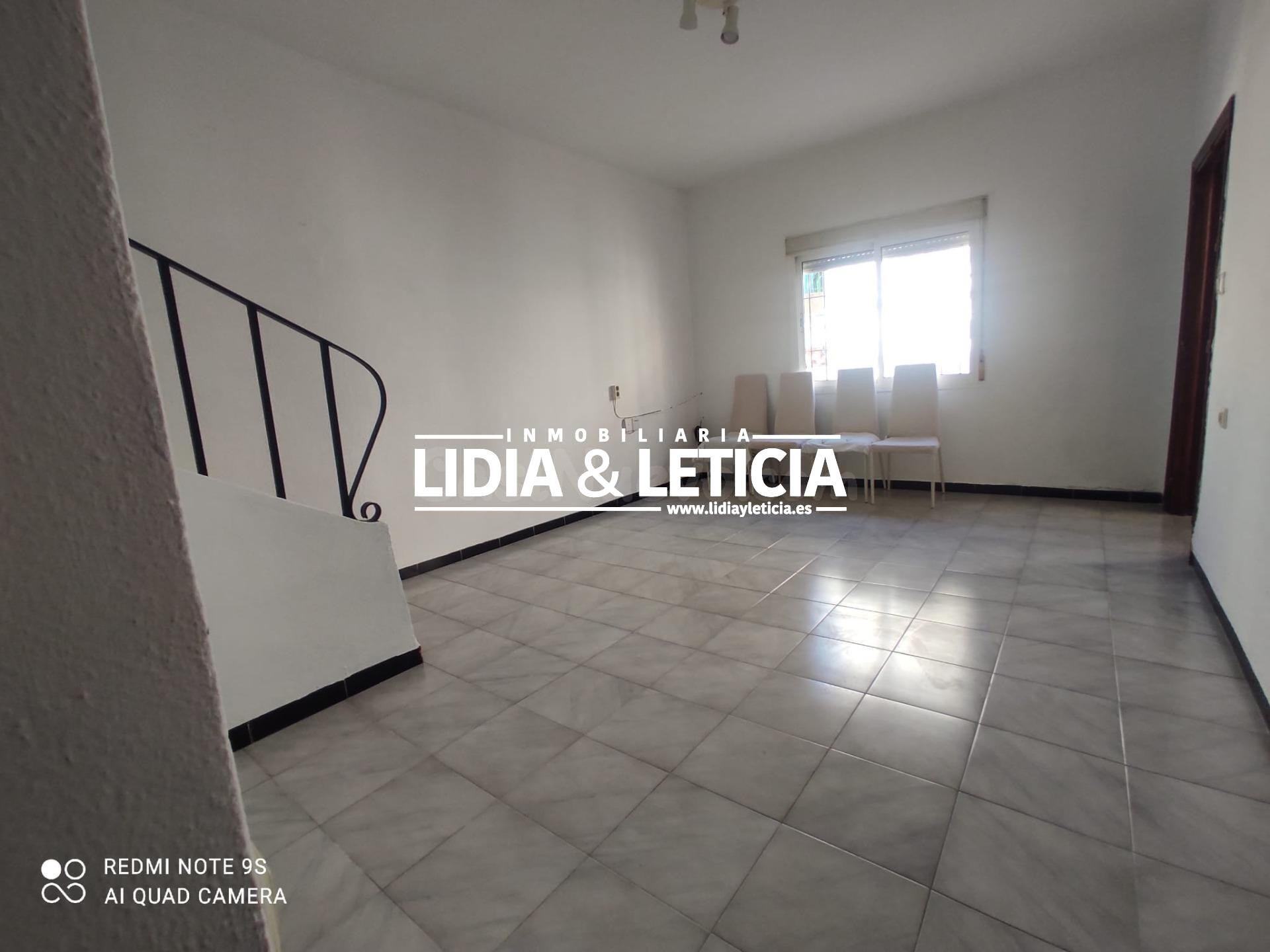 ESPECTACULAR CASA EN PABLO VI! UNA DE LAS ZONAS MÁS DEMANDADAS DE ALCALÁ DE GUADAIRA!!