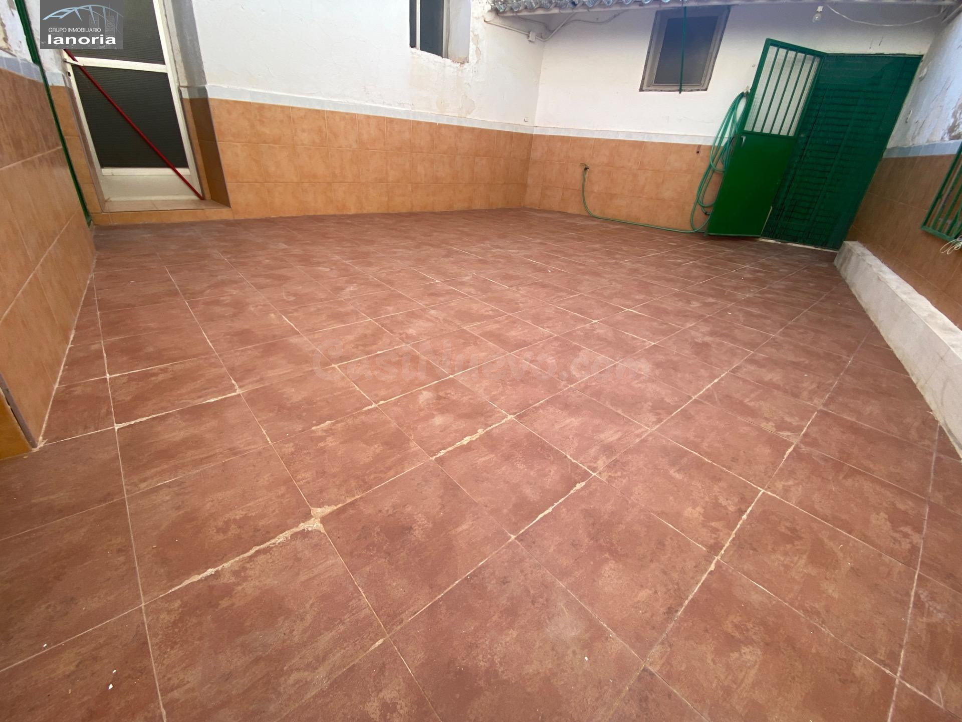 Grupo la Noria VENDE casa independiente con patio en Argamasón. Situado a 20 Kilometros de Albacete capital