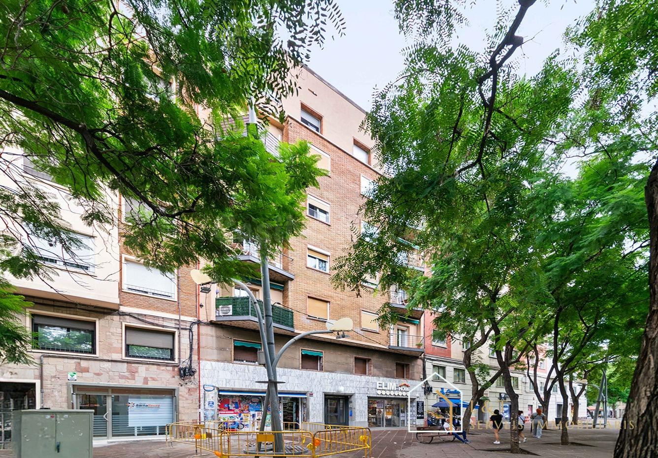 PISO EN VENTA EN PLAZA VIRREI AMAT – 4 habitaciones Y 77 m2 ÚTILES