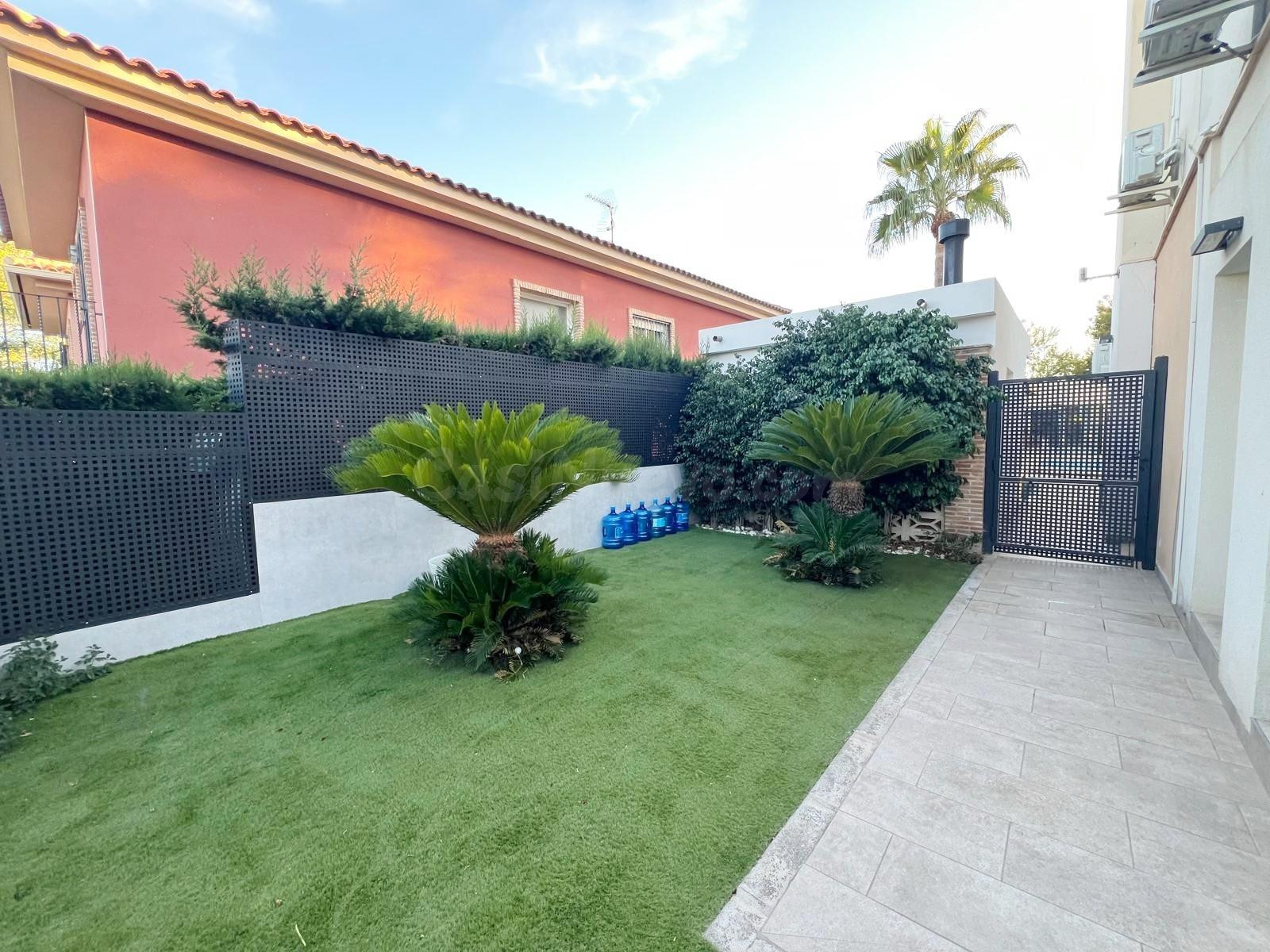 Moderno Pareado en Alenda Golf con Piscina y Sostenibilidad - foto 5