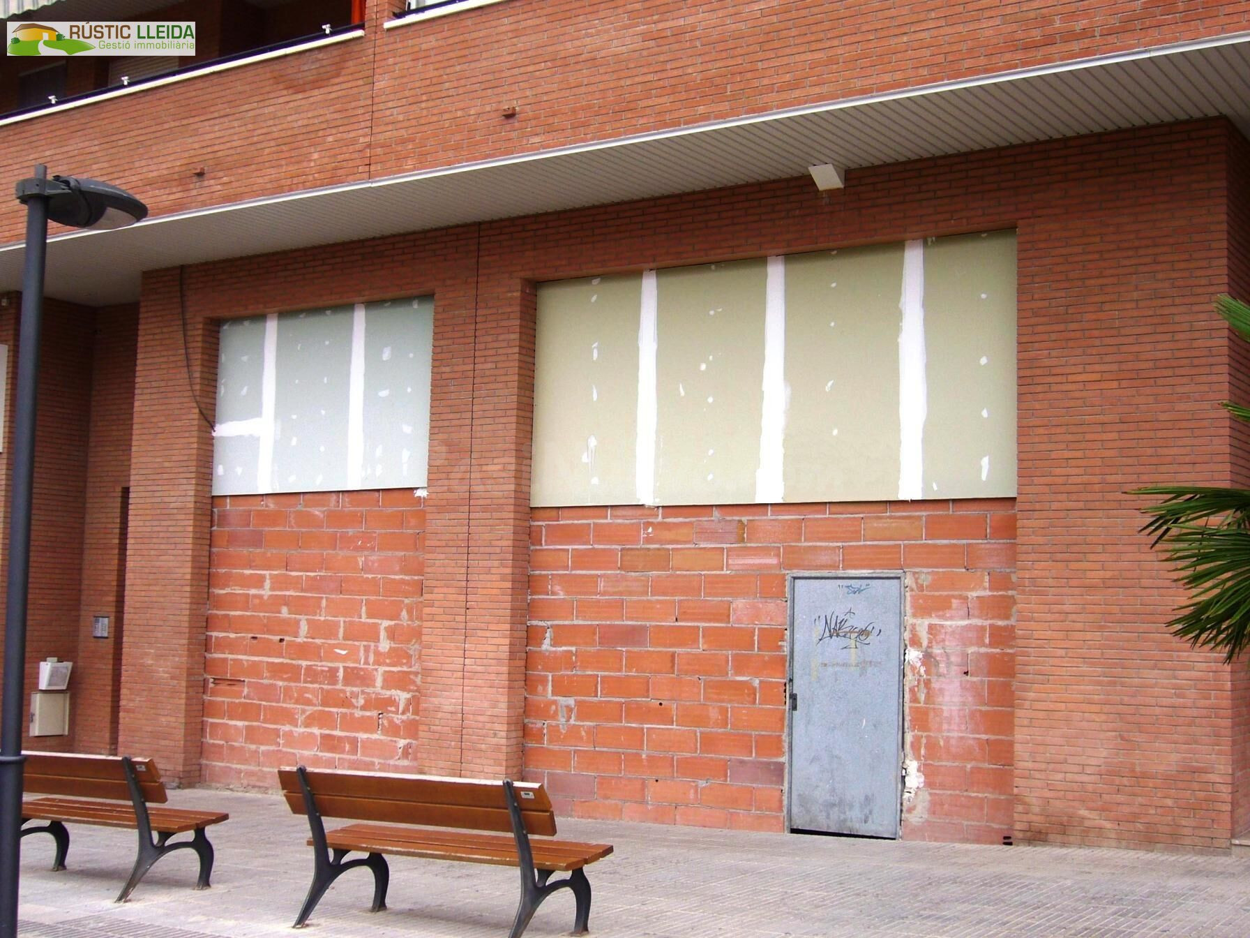 LOCAL COMERCIAL EN VENTA EN TÀRREGA .