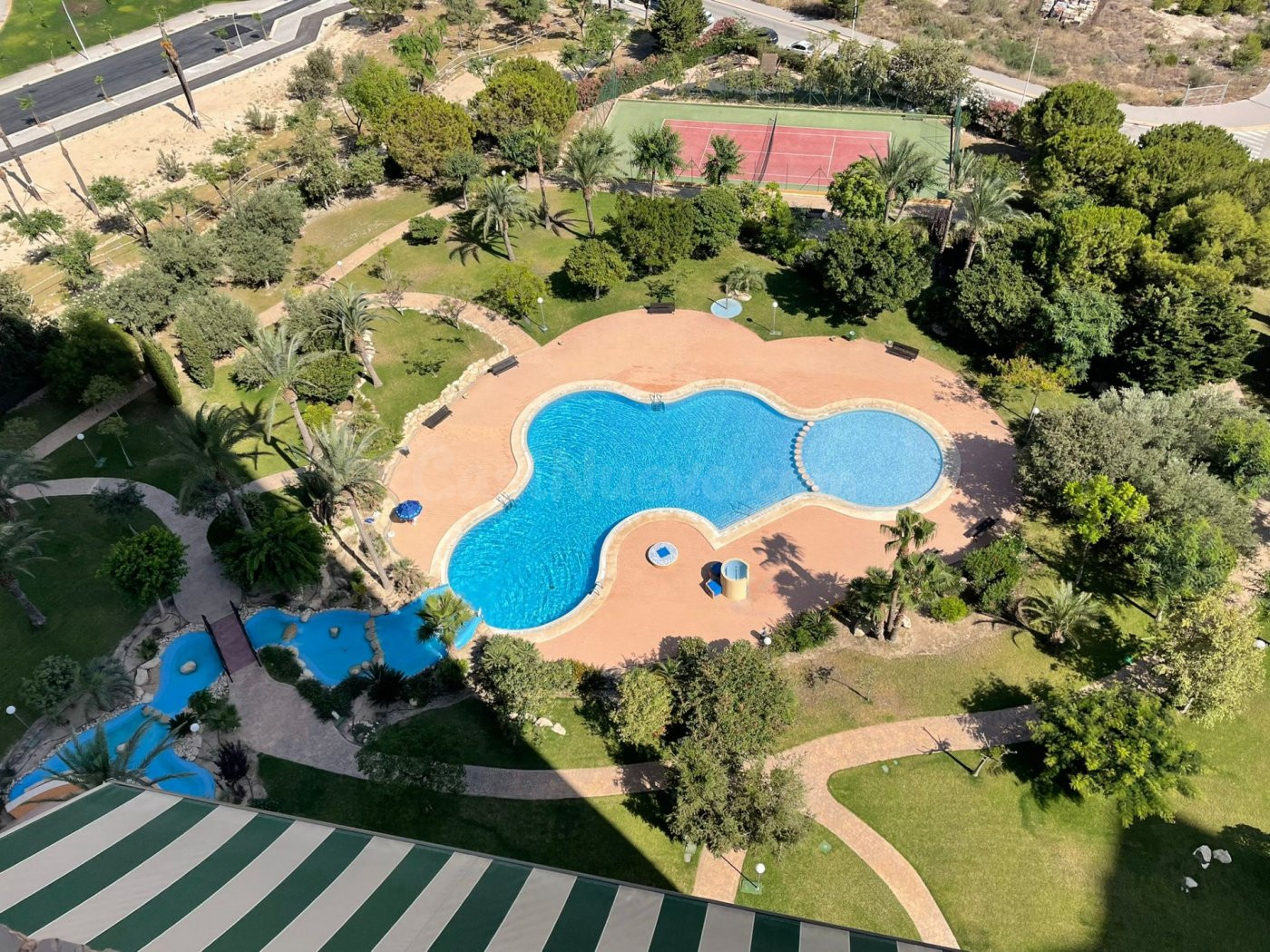 Alquiler todo el año, Apart. 1 dorm. de 90 m2, salón amplio y cocina con isla, reformado, vistas mar