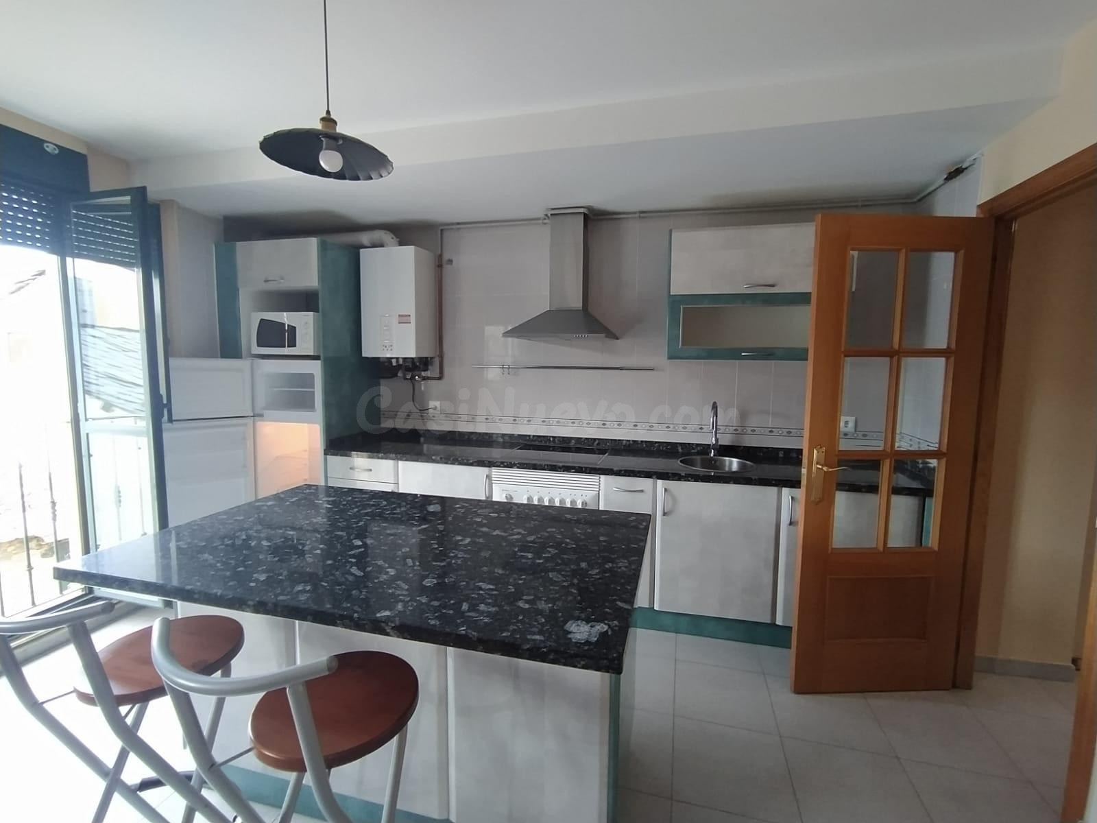 Alquiler apartamento en el casco antiguo de Ponferrada - foto 5