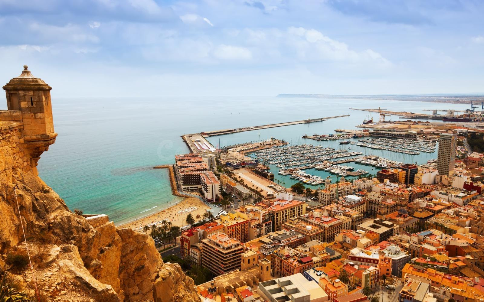 Edificio en Venta en el Corazón de Alicante - Oportunidad Única