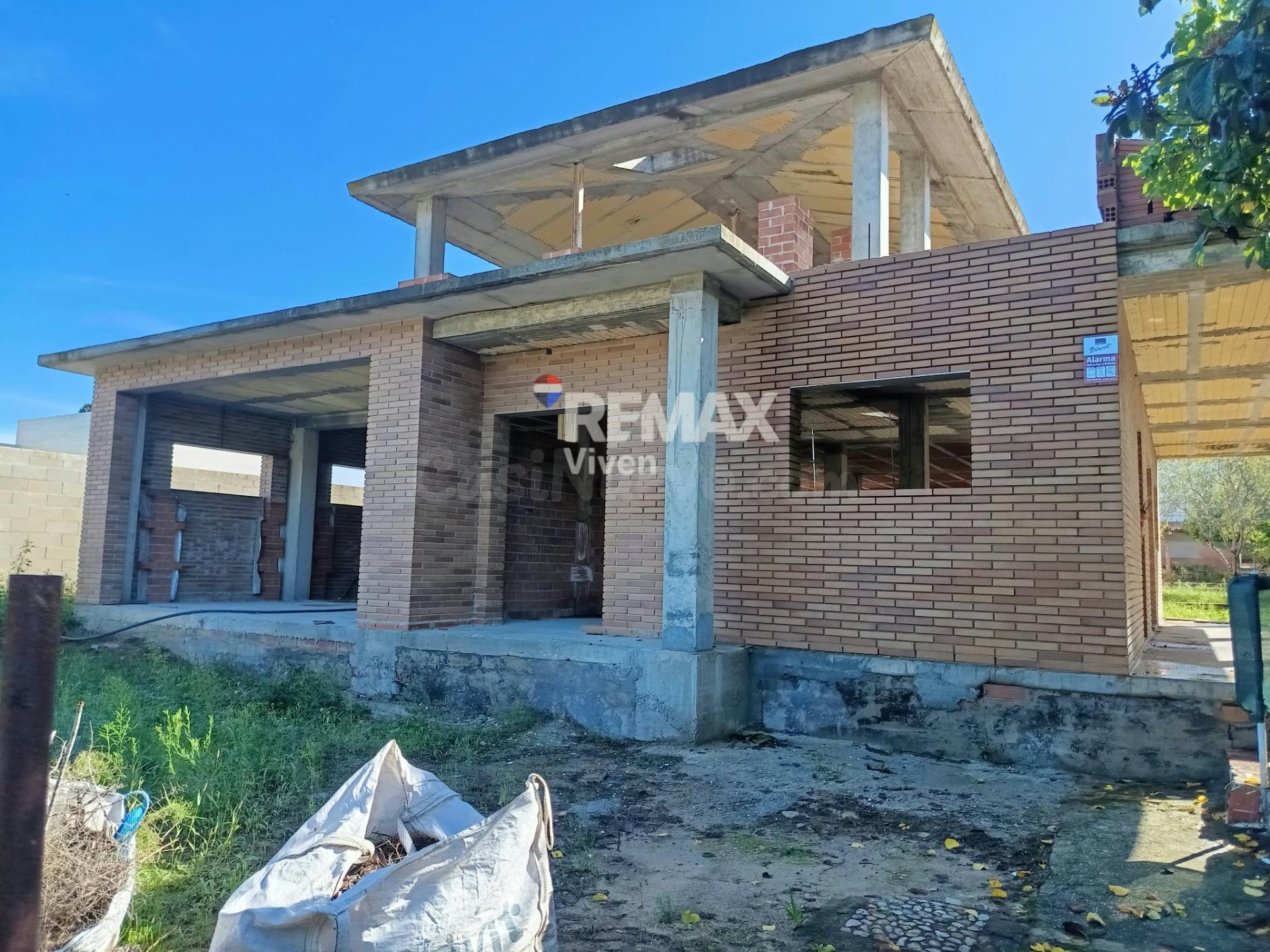 Casa en construcción con muchas posibilidades