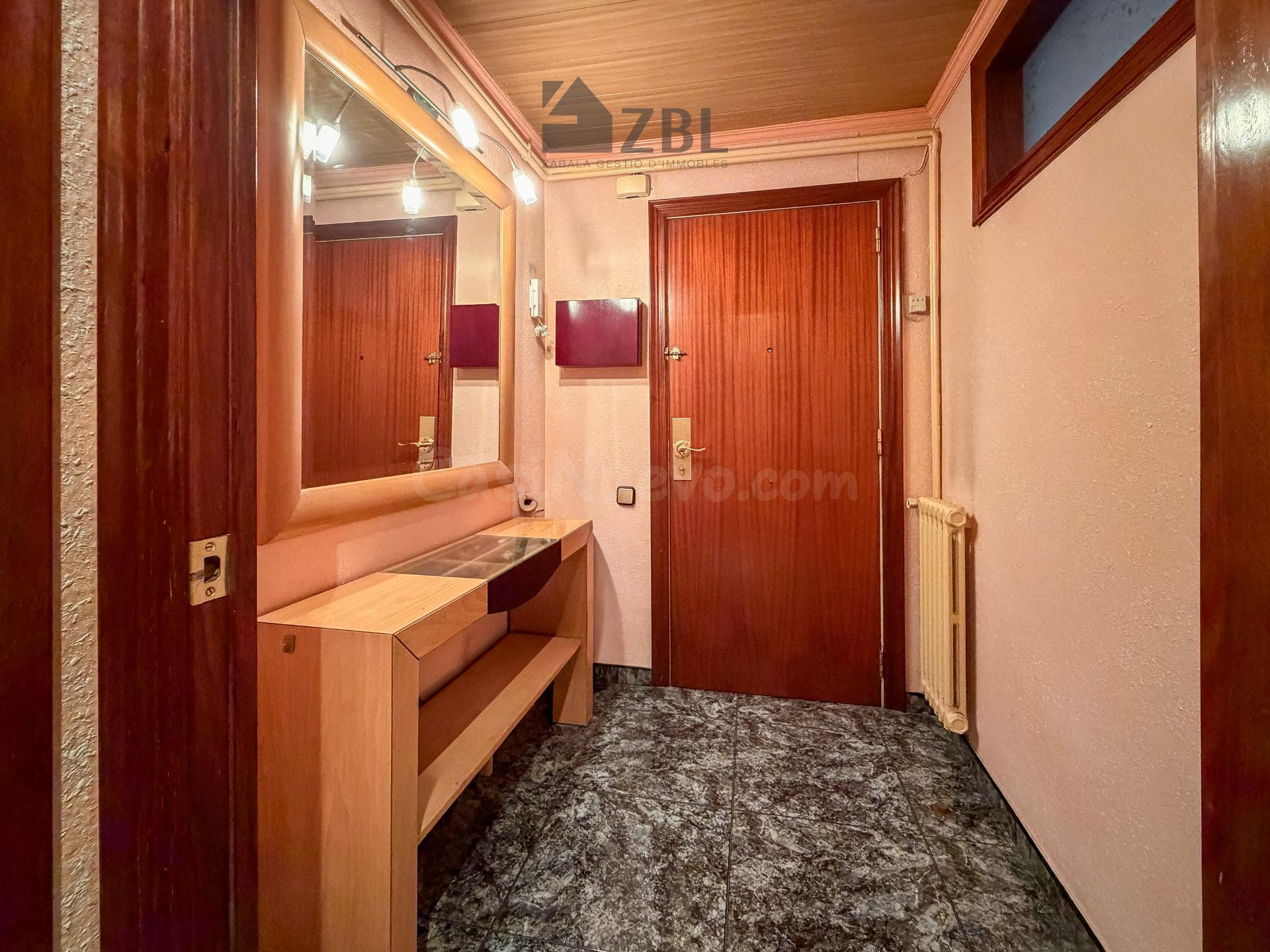 ¡AMPLIO PISO SEMINUEVO CON TERRAZA, ASCENSOR Y MUCHA LUZ EN  - foto 5