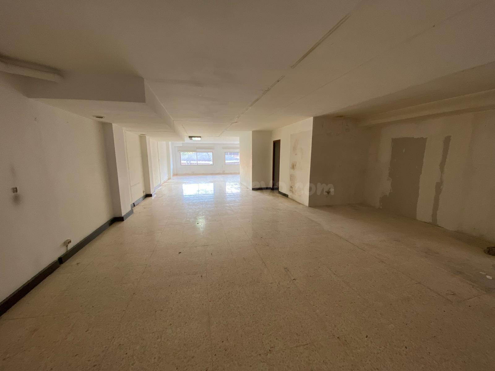 ALQUILER LOCAL DE 125M2 EN IGUALADA ZONA POBLE SEC