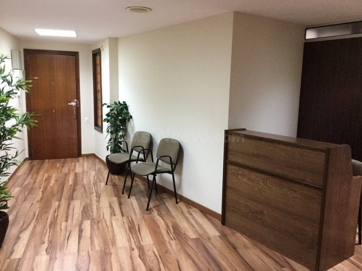 Alquiler de DESPACHO en zona Extramuros, calle Juan Llorens (coworking)