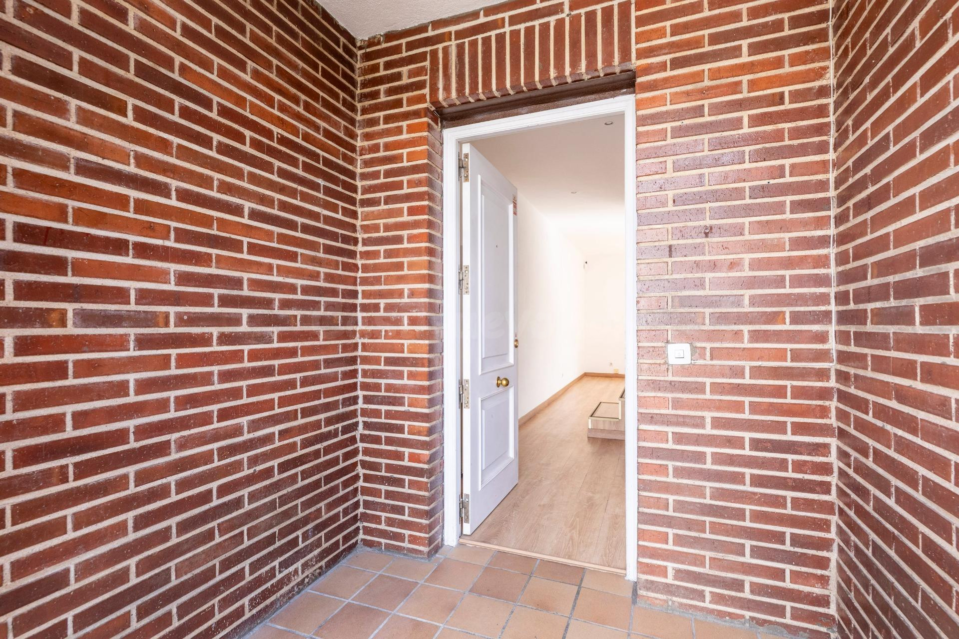 Chalet en pleno centro de Torrelodones, para disfrutar de la - foto 4
