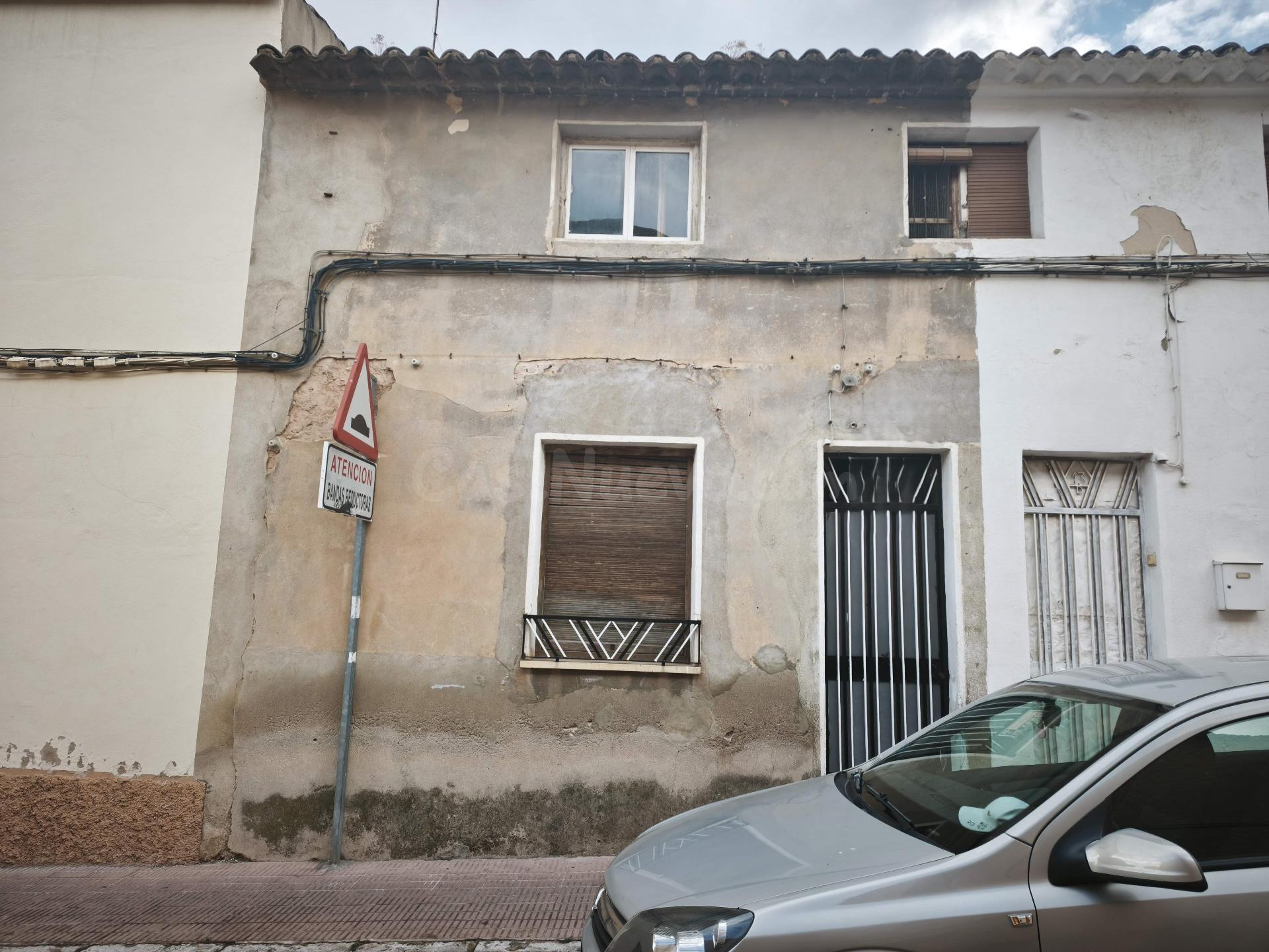 Oportunidad en Almansa: Casa para Reformar en San Roque por solo €35,000