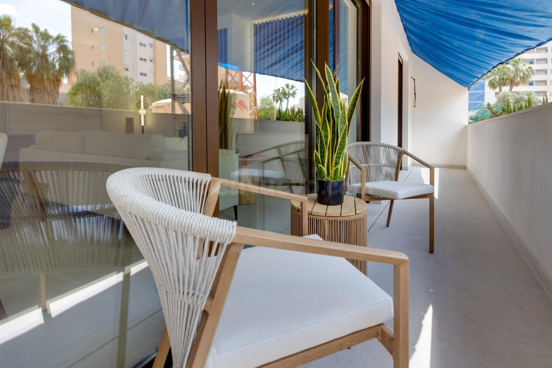 Residencial de nueva construcción en Guardamar del Segura con piscina spa gimnasio y coworking cerca del mar