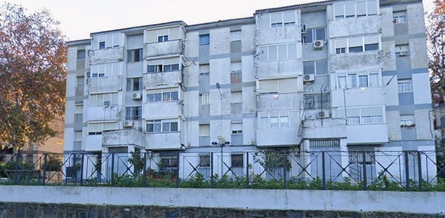 SE VENDE piso OKUPADO en Calle Salvador Rueda Nº 2 Huelva (H