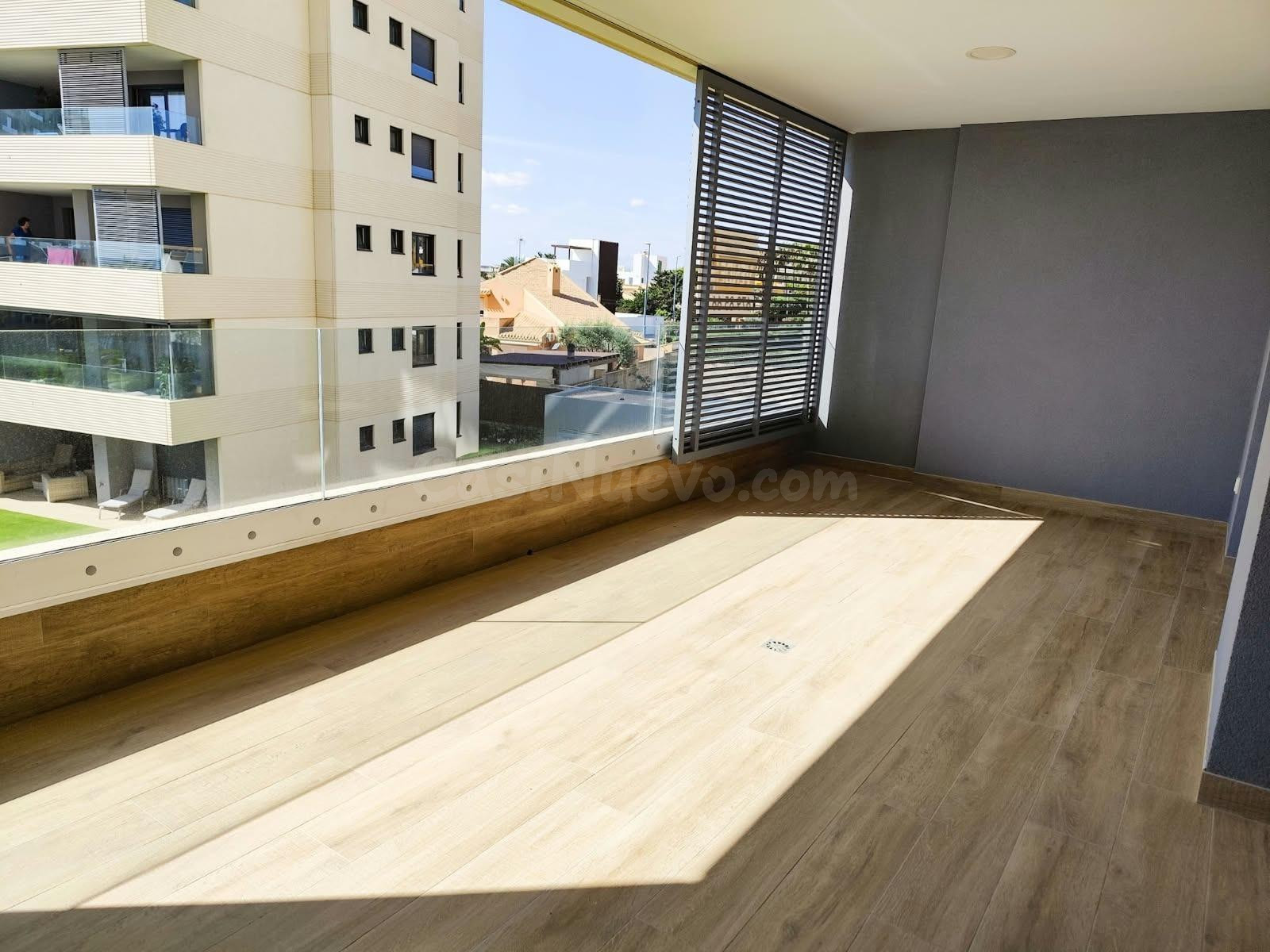 APARTAMENTO A ESTRENAR EN PRIMERA LINEA Y CON VISTAS AL MAR  EN RESIDENCIAL POSIDONIA