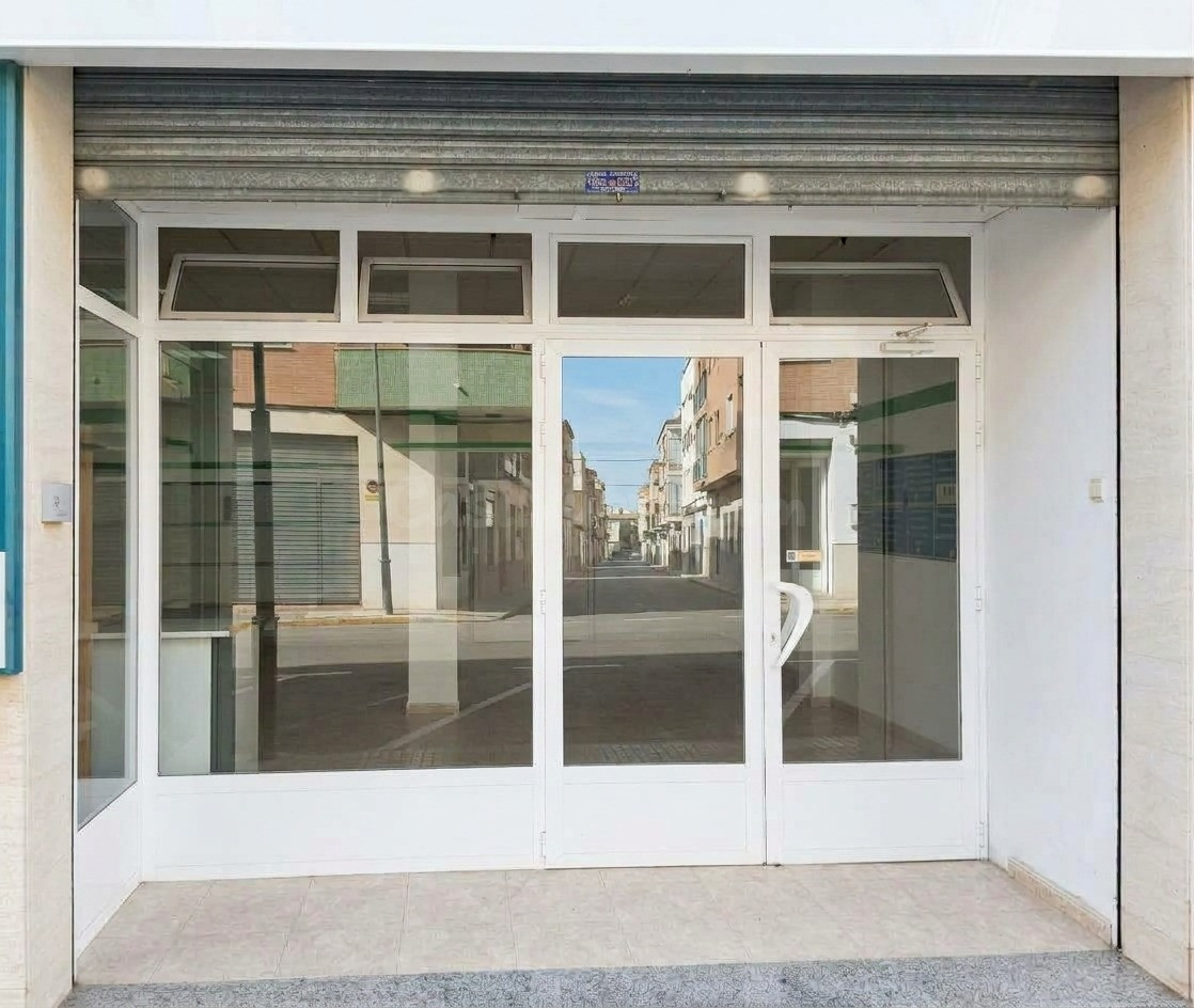 Local comercial impecable y versátil a pie de calle en Muro  - foto 2