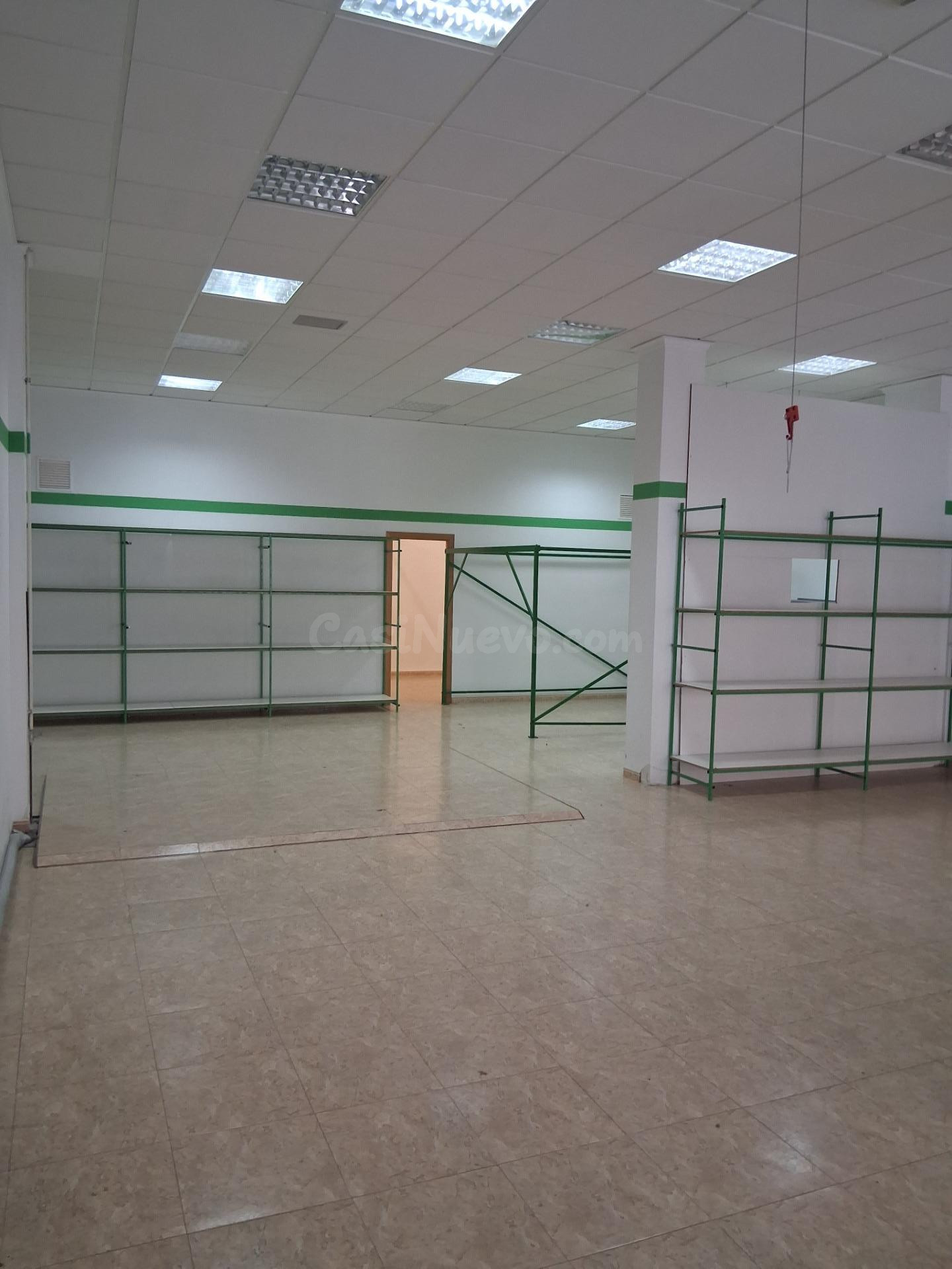 Local comercial impecable y versátil a pie de calle en Muro  - foto 4