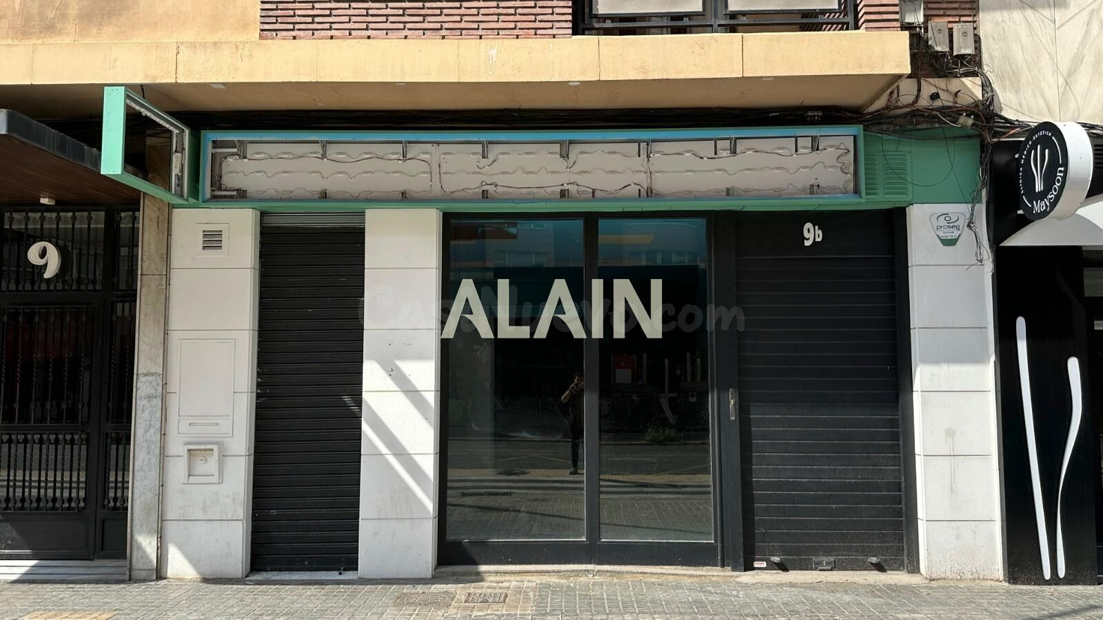 Local comercial de 261 m2 junto Av. del Puerto | Cardenal Benlloch
