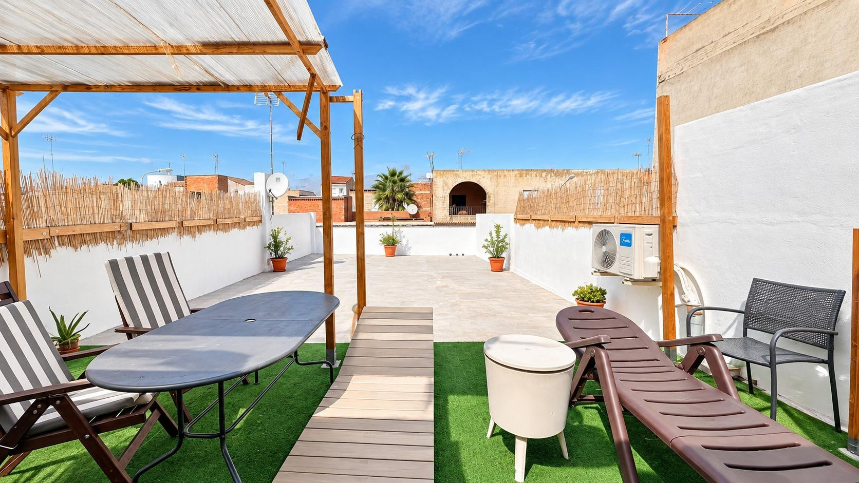 UNA CASA PARA VIVIRLA, DISFRUTARLA Y HACERLA TUYA EN BENIMOD - foto 2
