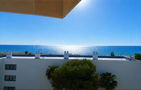 Amplio y luminoso piso de 3 dormitorio con impresionantes vistas al mar en la Carihuela, Torremolinos