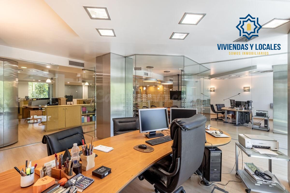 EXCLUSIVO INMUEBLE EN PLAZA DE CARRETAS, JUNTO AL EMBLEMÁTICO PASEO DEL SALÓN