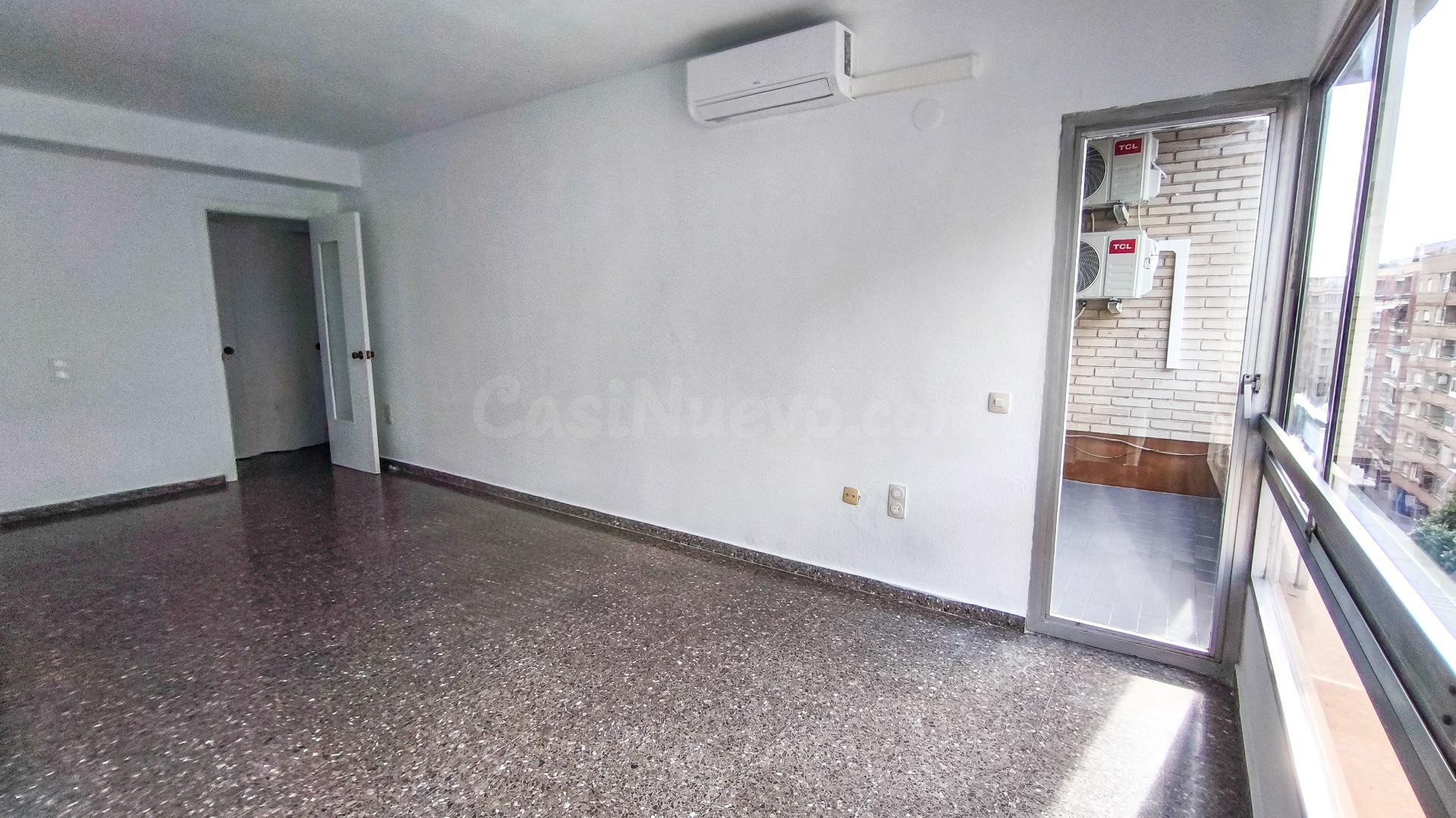Amplio Piso en Alquiler con Terraza en La Creu del Grau, Valencia