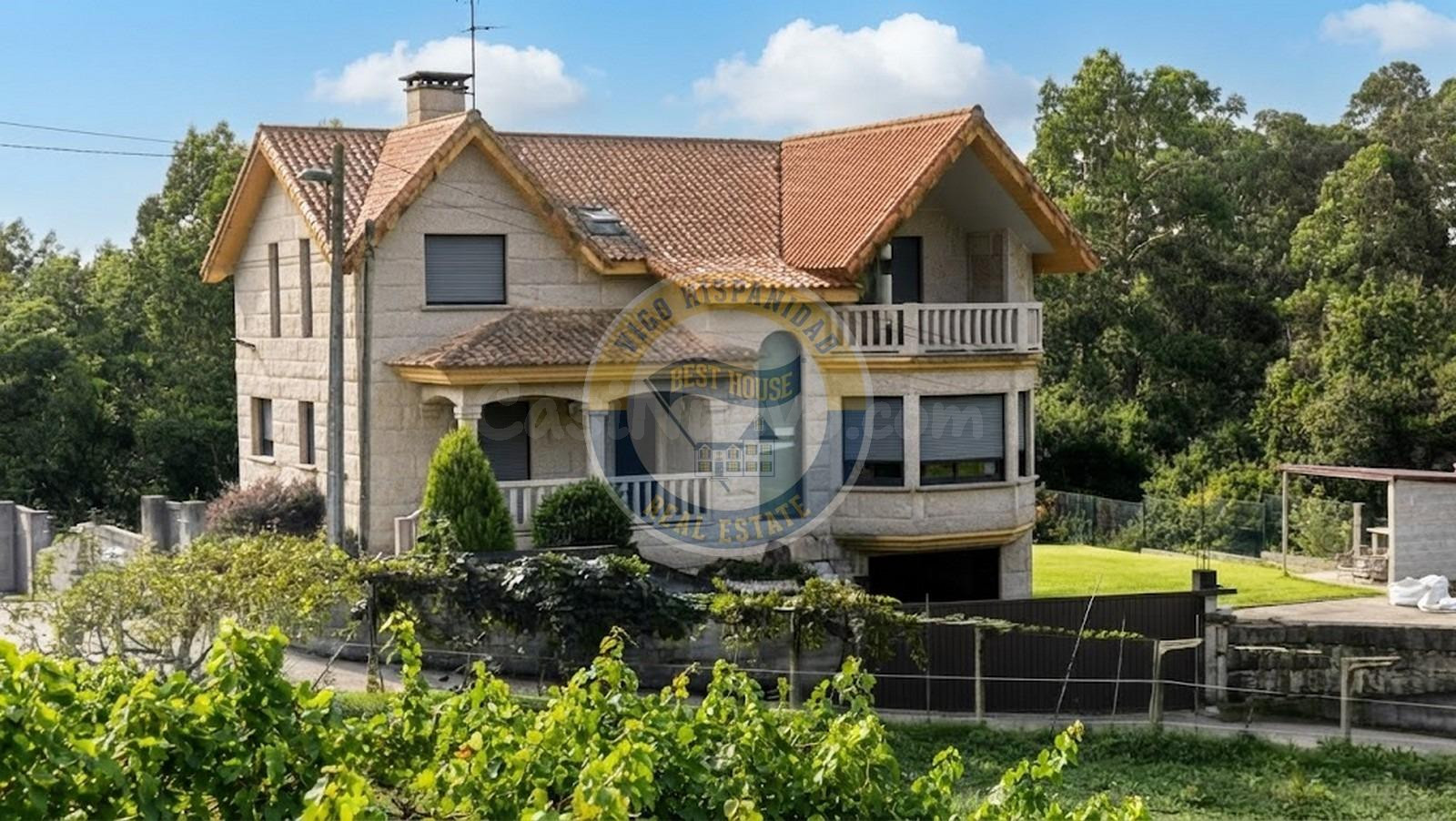 CHALET DE PIEDRA INDEPENDIENTE
