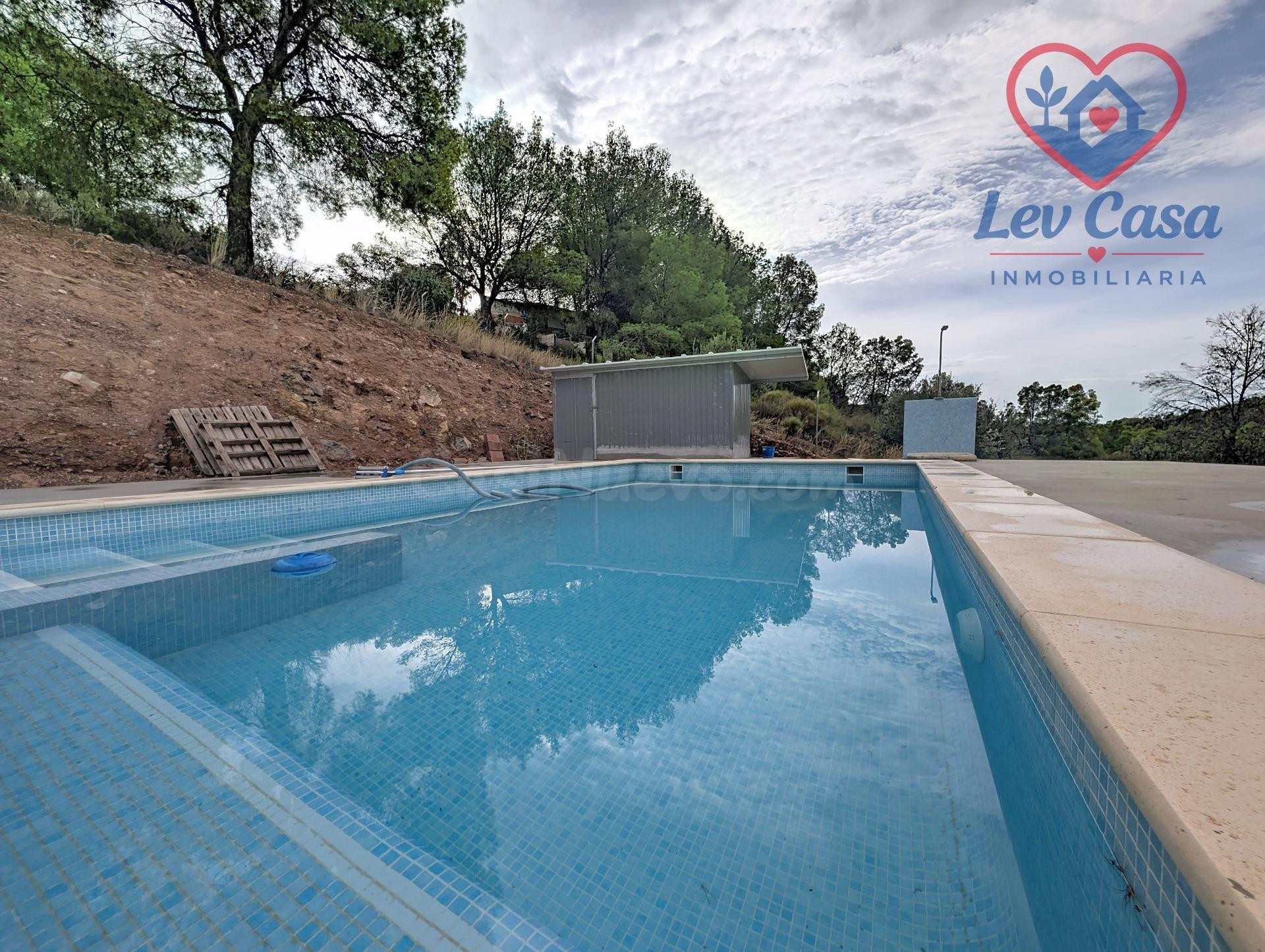 FINCA DE 10.400 M2 CON PISCINA EN SIERRA ESPUÑA — 120.000 €