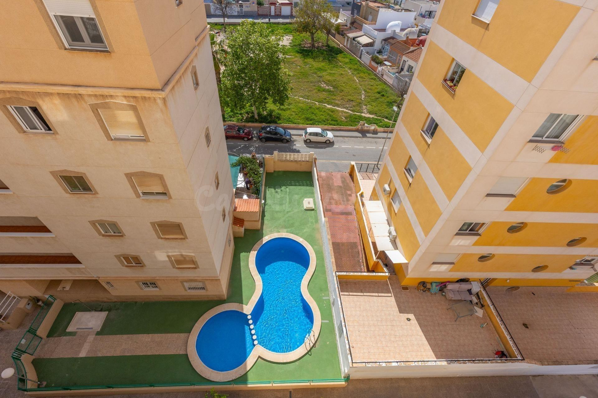 FANTASTICO APARTAMENTO CON PISCINA COMUNITARIA, IDONEO COMO VACACIONAL