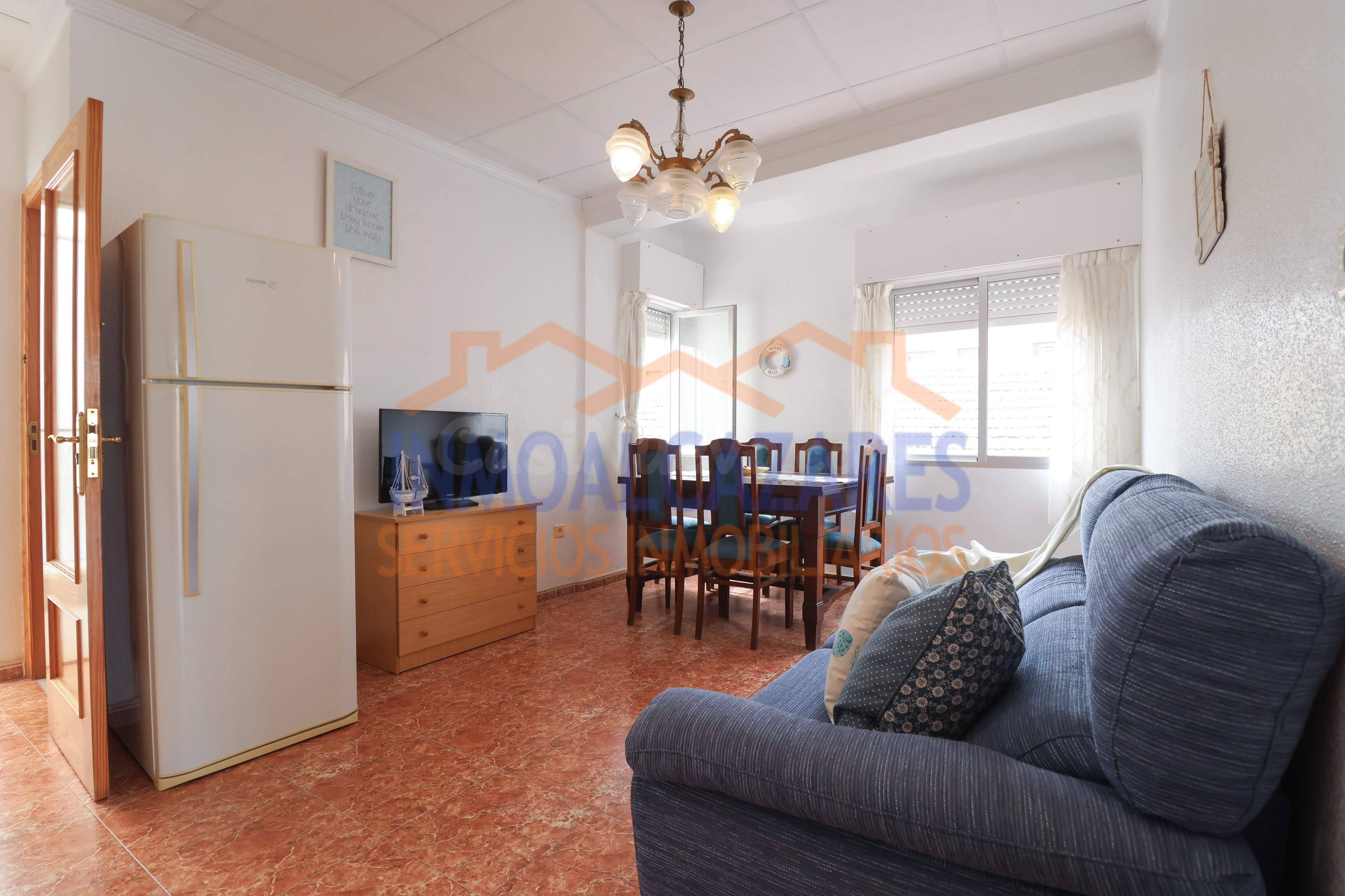 ¡A SOLO 1 MINUTO DE LA PLAYA! CÉNTRICO APARTAMENTO EN PRIMER - foto 4