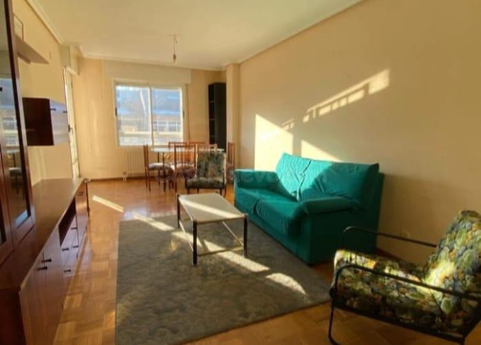 ¡GRAN OPORTUNIDAD! DÚPLEX DE 200 m2 CON PISCINA, JARDÍN, GAR - foto 2