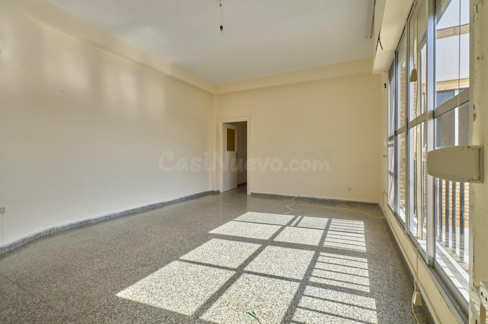 AMPLIO PISO DE 4 DORMITORIOS EN ZONA PIO XII