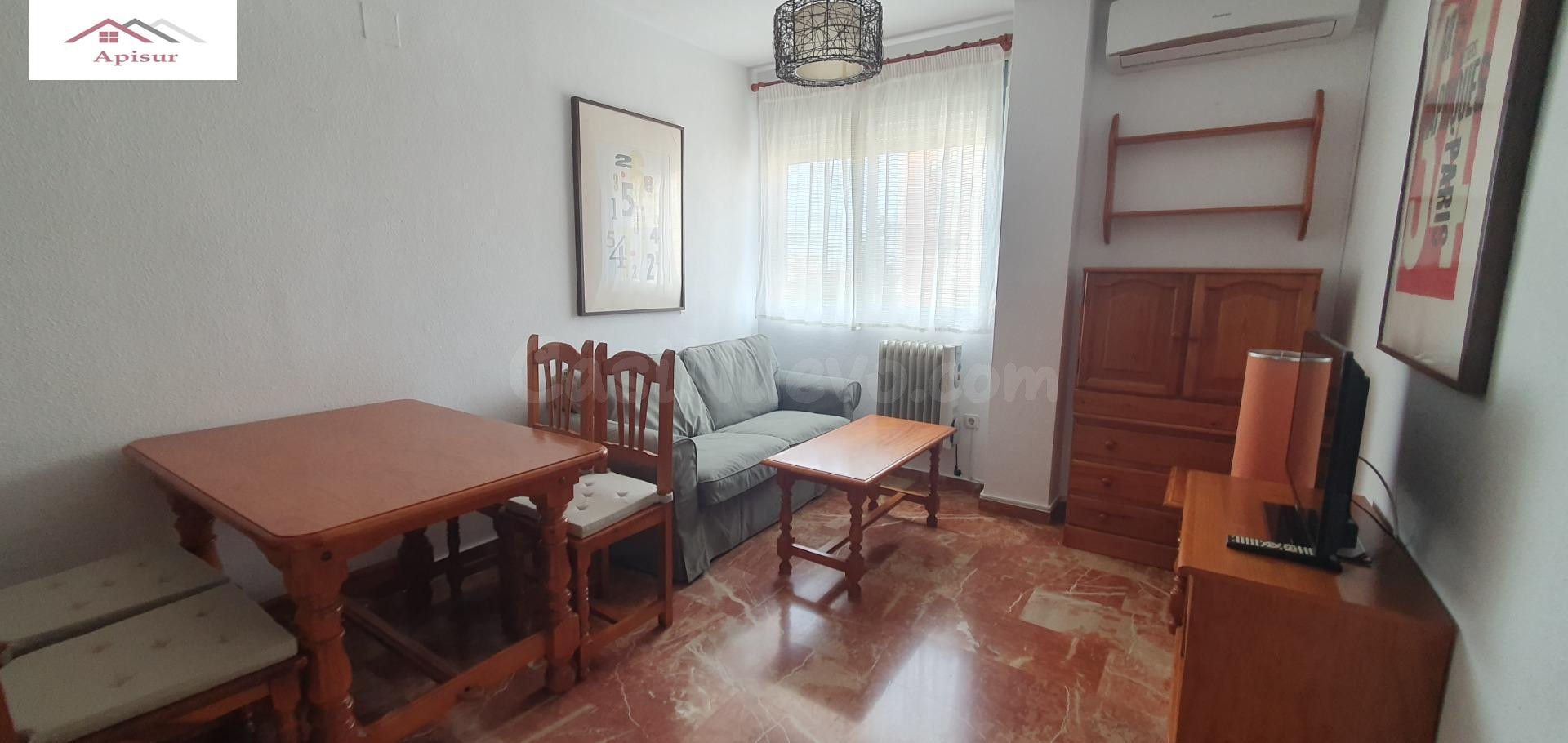 SE ALQUILA APARTAMENTO EN ZONA UNIVERSIDAD