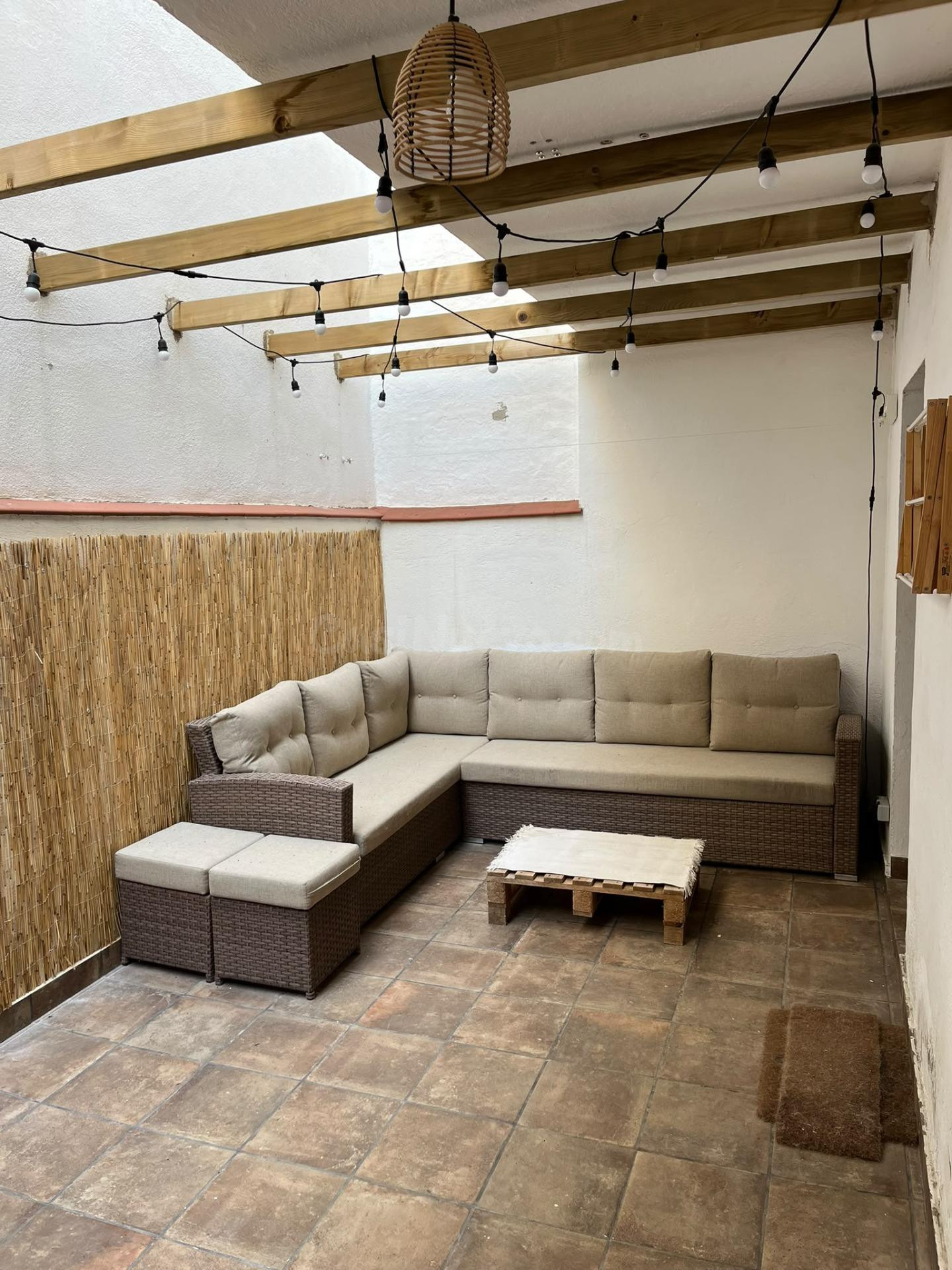 PISO REFORMADO de 3 dormitorios, con PATIO PRIVADO