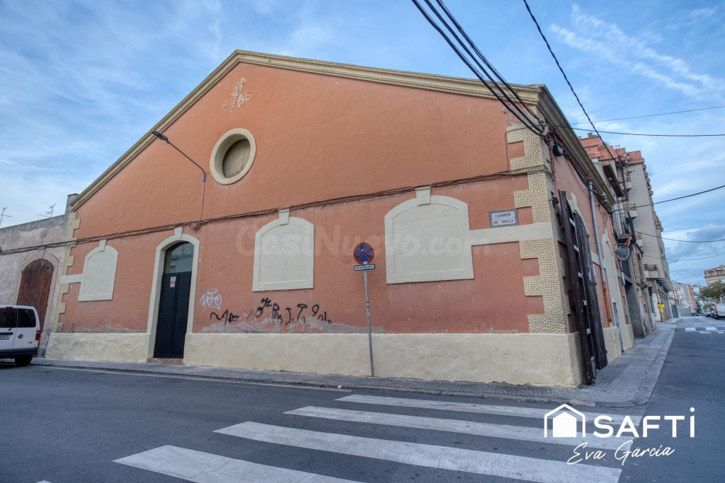 Un edificio entero por 380.000€ en Vilafranca del Penedès con potencial para 6 viviendas - foto 3