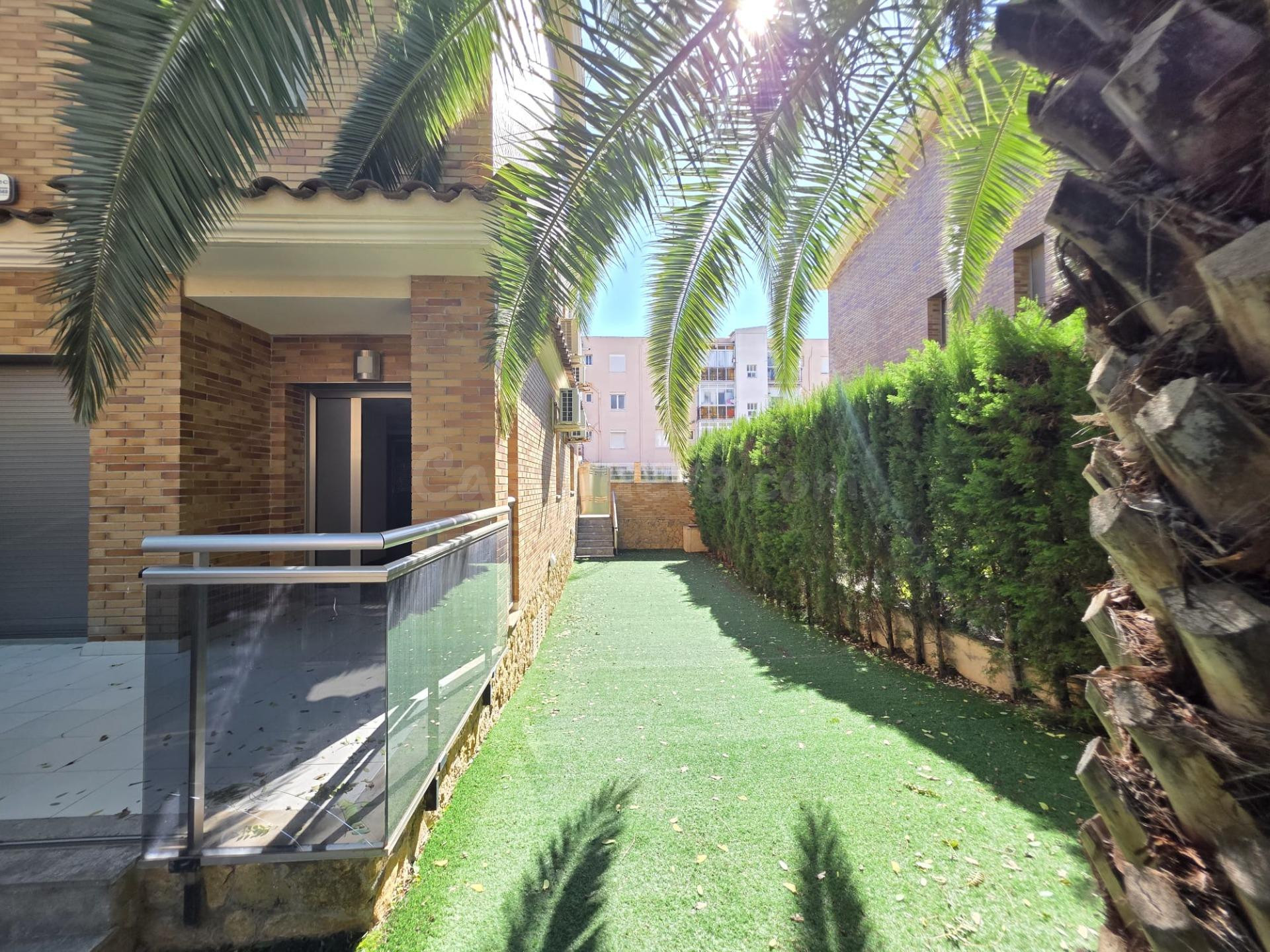 CASA CON JARDIN DE 4 habitaciones EN BARENYS