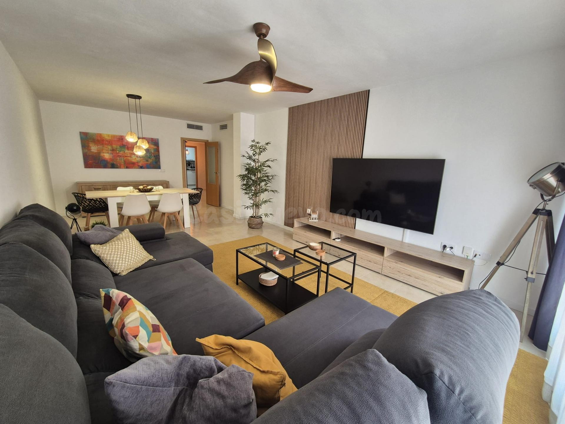 AMPLIA VIVIENDA CON TERRAZA PRIVADA, PLAZA DE GARAJE Y TRASTERO EN EL GARBANZAL, LA UNIÓN.