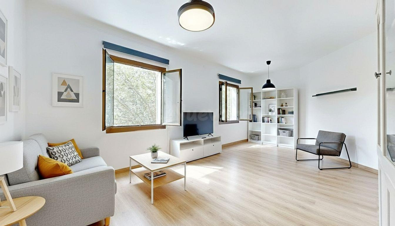 LUZ, SOL Y VISTAS DESPEJADAS EN UNA VIVIENDA EXTERIOR JUNTO A POBLENOU Y DIAGONAL MAR