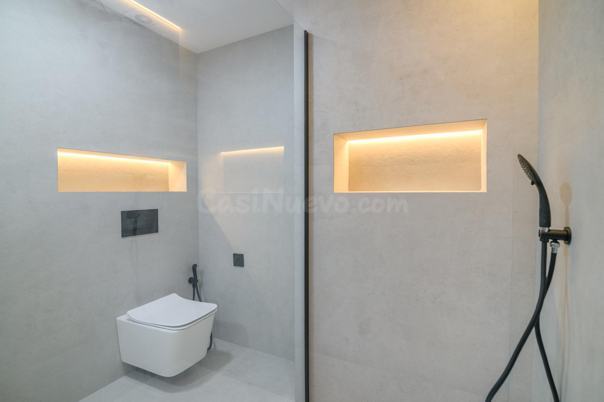 Piso de 3 habitaciones reformado al lado del Colegio Oms i de Prat.
