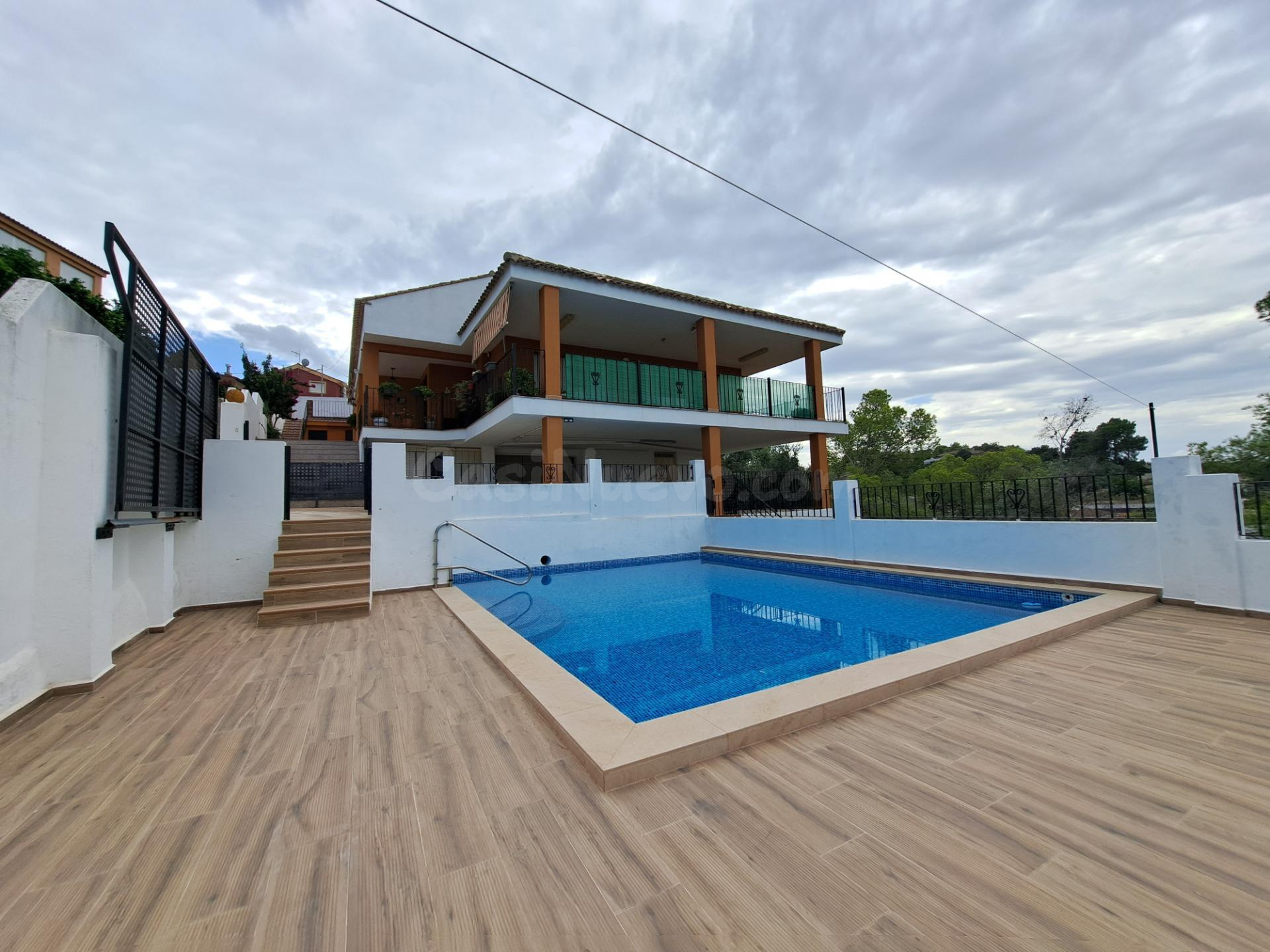 Precioso chalet en Urb. Respirall, Alzira - foto 2