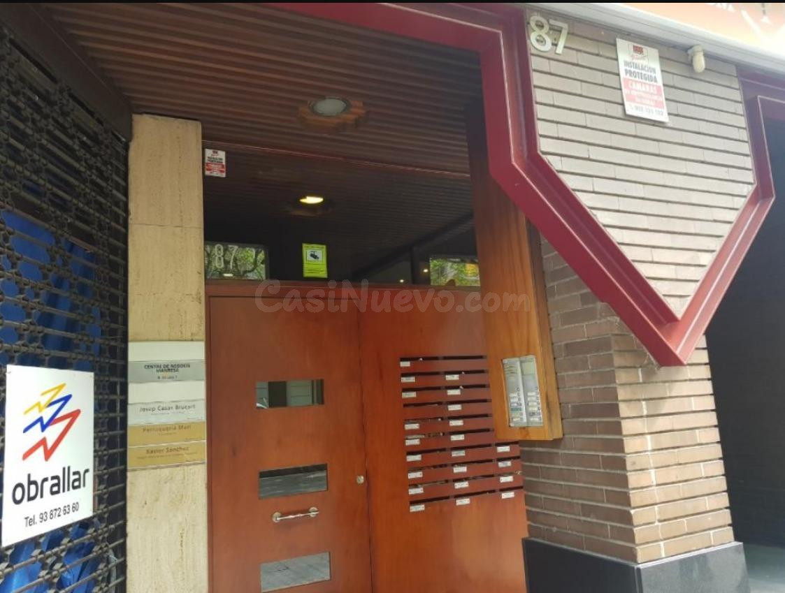 Local comercial 132m² en venta - Passeig de Pere III