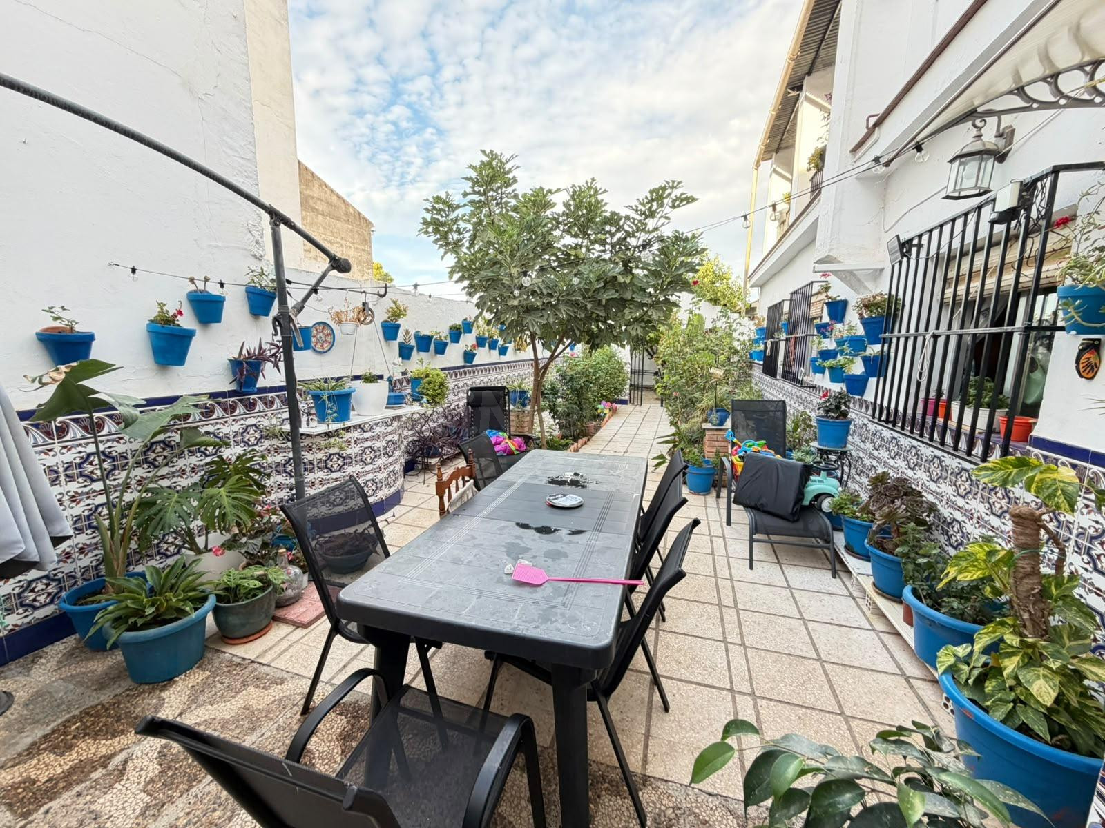 Amplia Casa en Alameda, Andalucía - Ideal para Entrar a Vivir