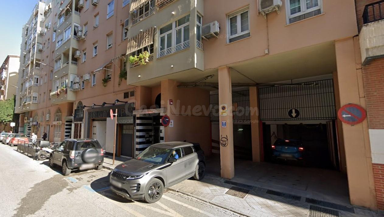 PLAZA DE GARAJE CERRADA EN CALLE PINTOR ZULOAGA