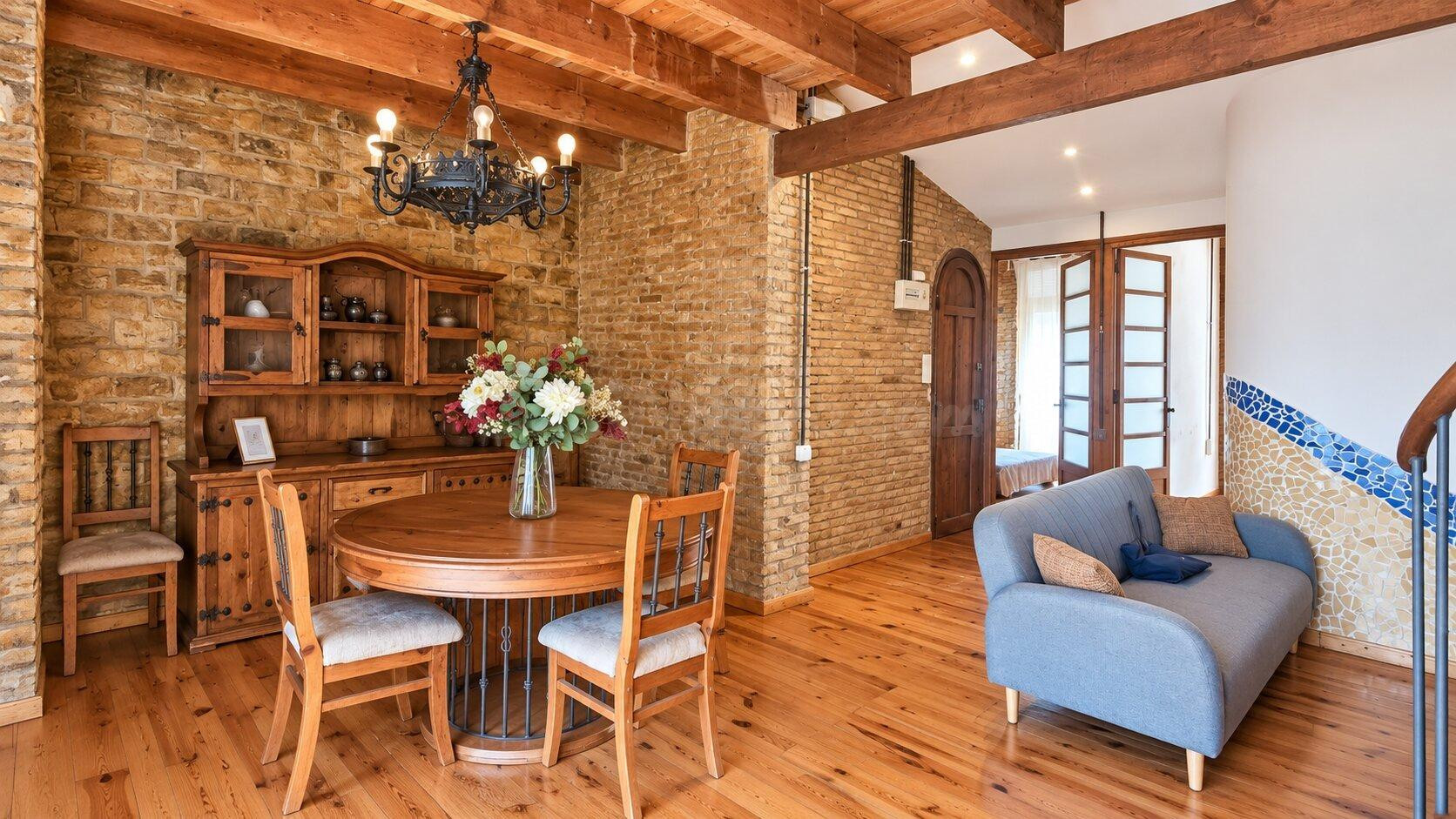 LOFT VILA BARBERÀ · DISEÑO, LUJO Y CARÁCTER EN EL CENTRO