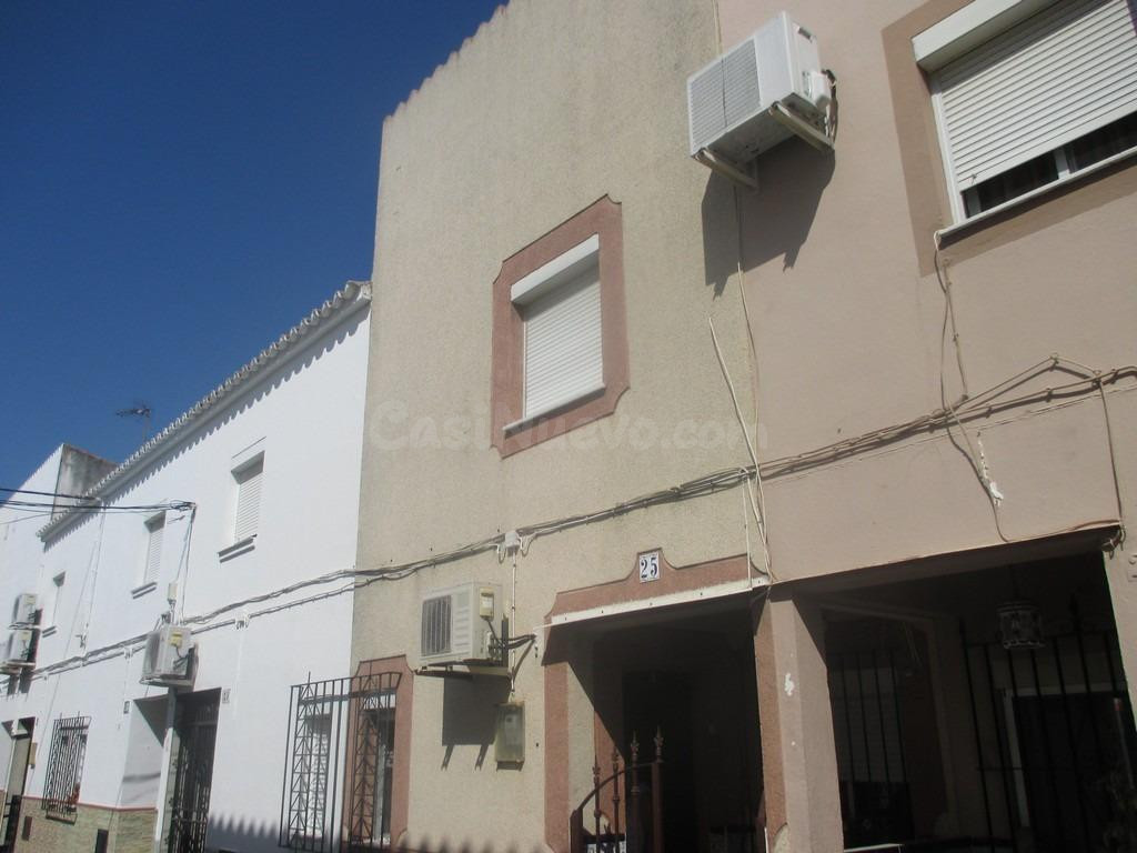 Venta de Vivienda en Jerez De La Frontera, Cádiz. Activo Inmobiliario Sin Posesión / Alquilado / No se Puede Visitar ni Financiar.