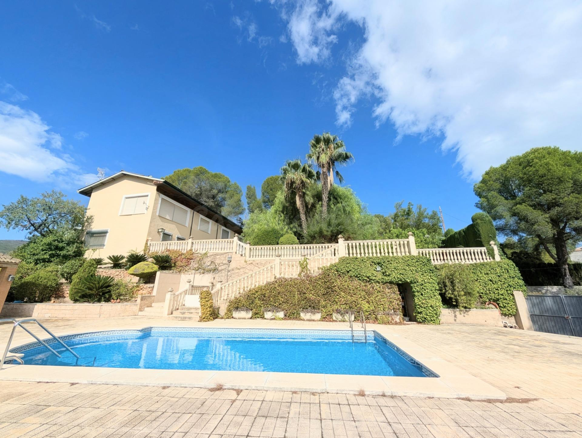 Oportunidad, en venta magnífico chalet en Cocentaina. - foto 4