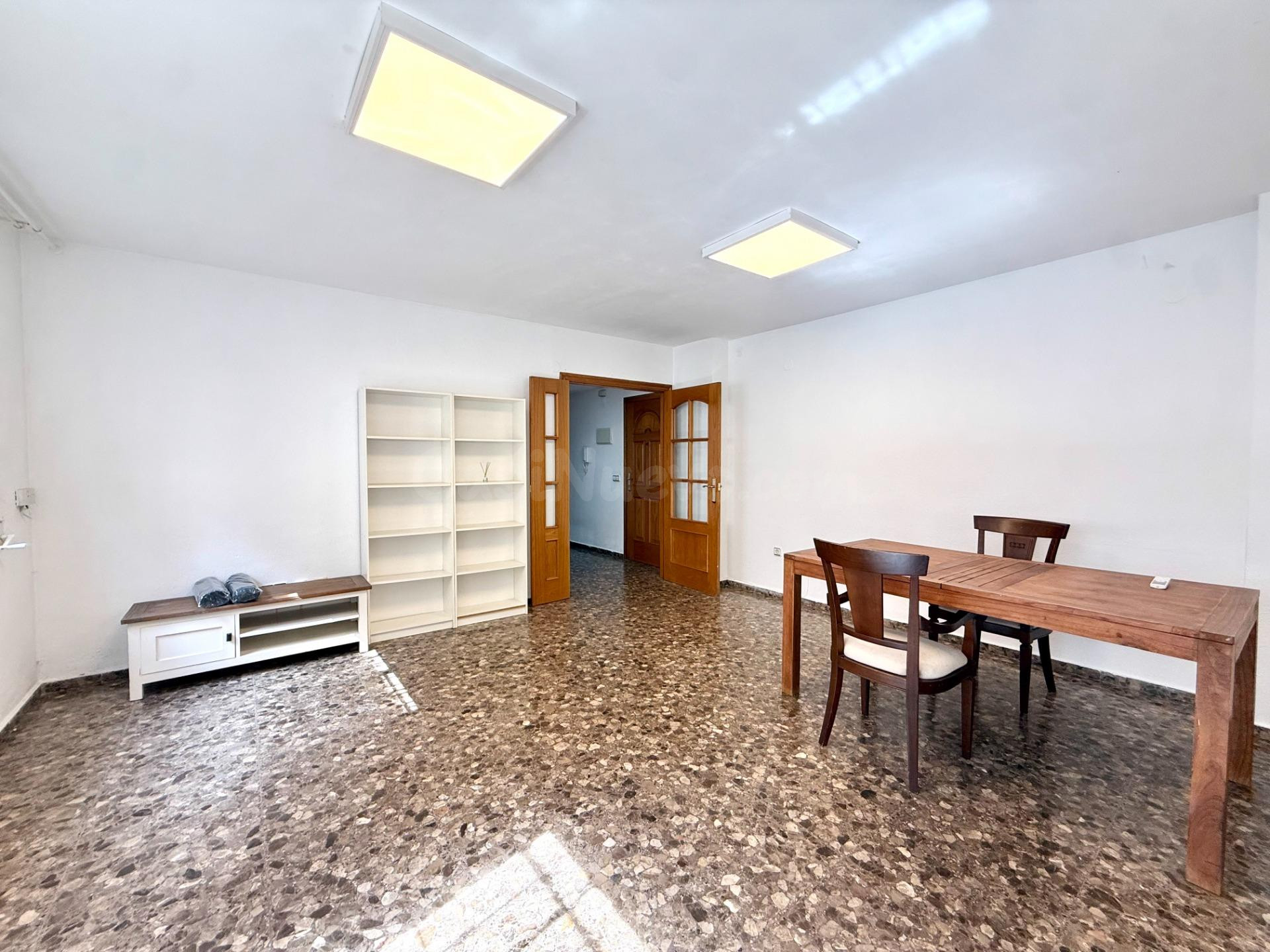 Piso de 4 habitaciones en alquiler en Torrent