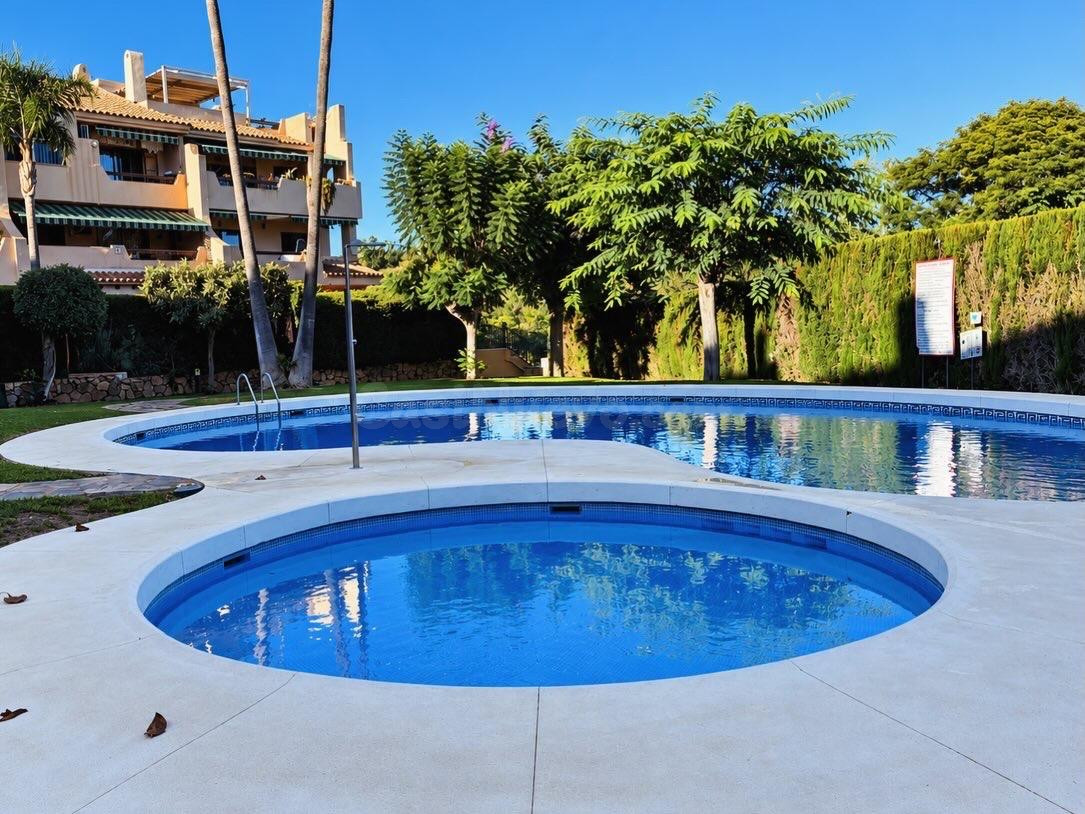OPORTUNIDAD EN BEL-AIR · BAJO DE 3 DORMITORIOS, 2 BAÑOS, GRAN TERRAZA Y PISCINAS · 2