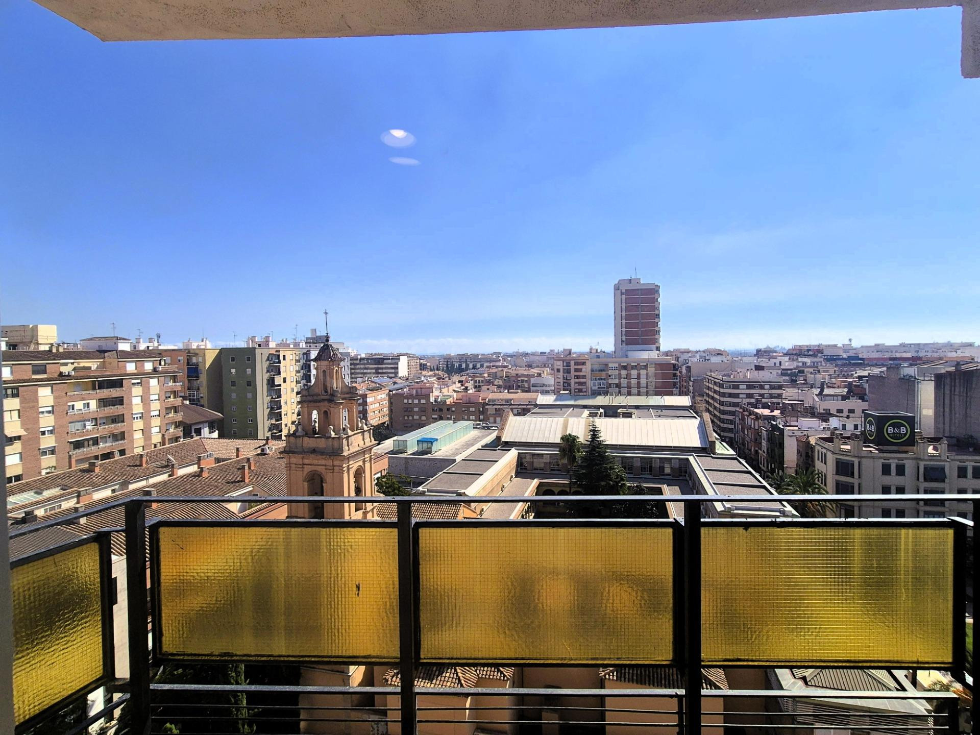 PISO DE CUATRO DORMITORIOS EN PLENO CENTRO DE CASTELLÓN